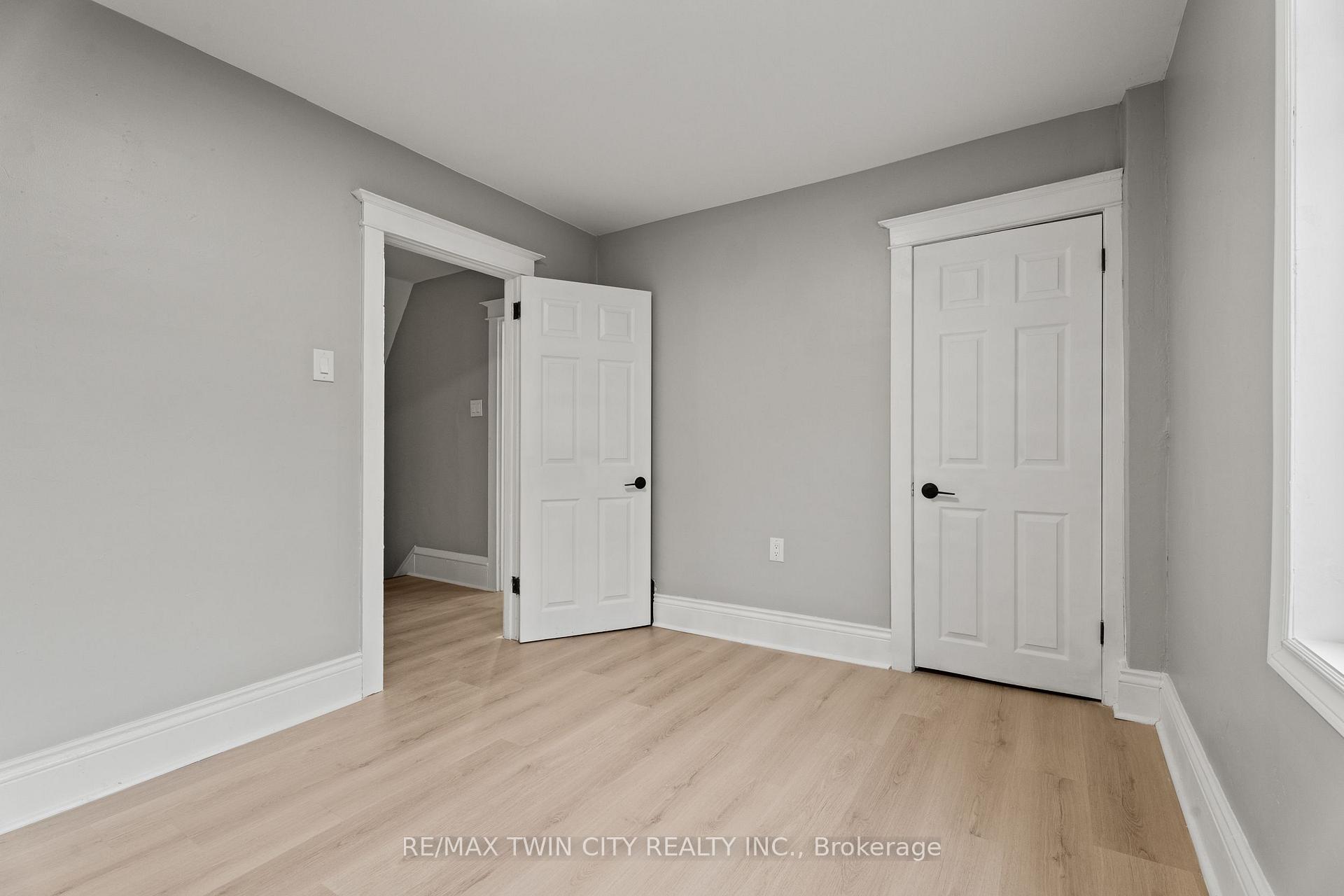 Photo 23 of 88 Gage Avenue S, Hamilton, Stipley — HOMEH