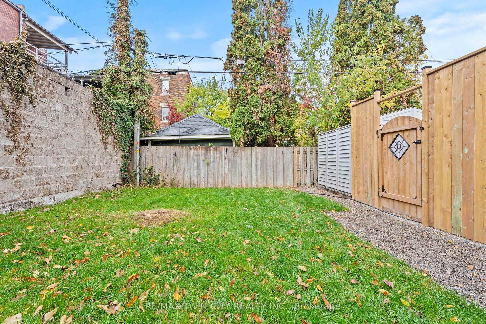 Photo 33 of 88 Gage Avenue S, Hamilton, Stipley — HOMEH