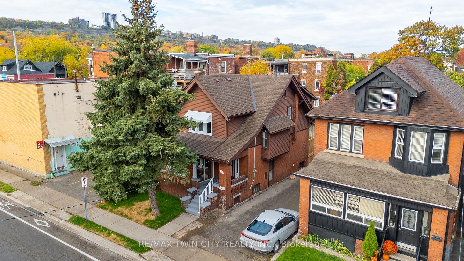 Photo 34 of 88 Gage Avenue S, Hamilton, Stipley — HOMEH