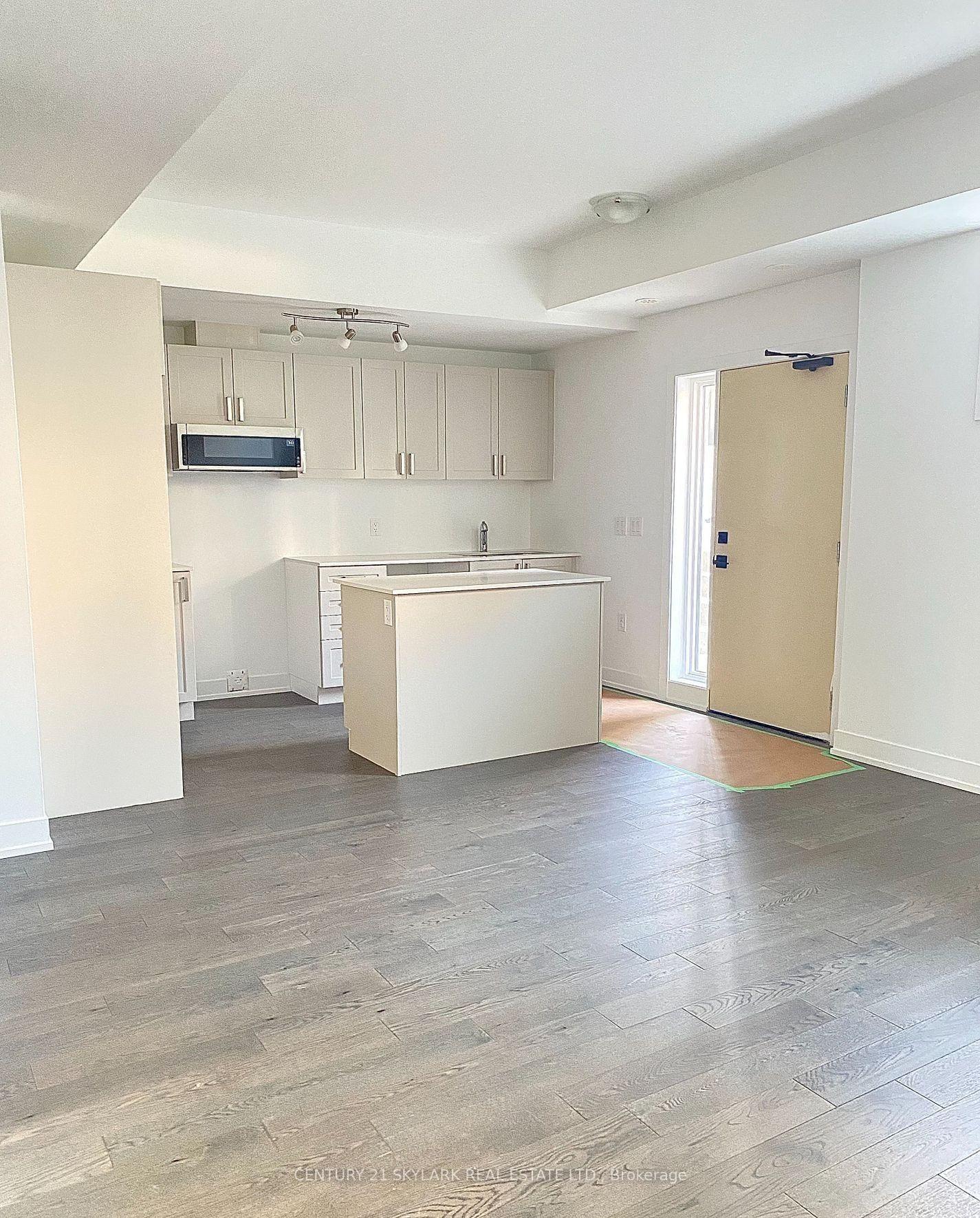 Photo 3 of Unit 124, 1070 Douglas McCurdy Common, Mississauga, Lakeview — HOMEH