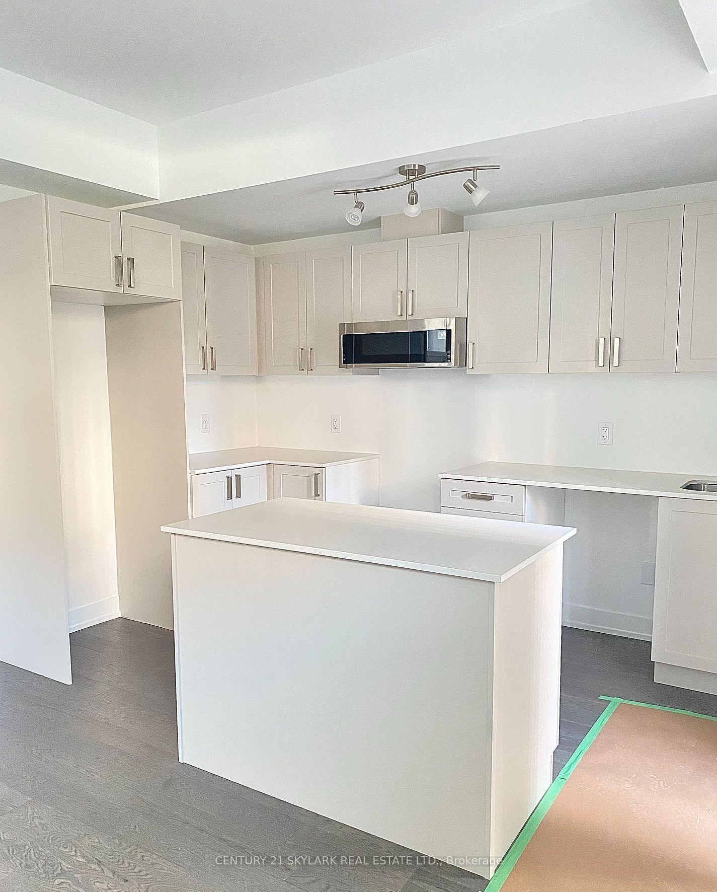 Photo 4 of Unit 124, 1070 Douglas McCurdy Common, Mississauga, Lakeview — HOMEH
