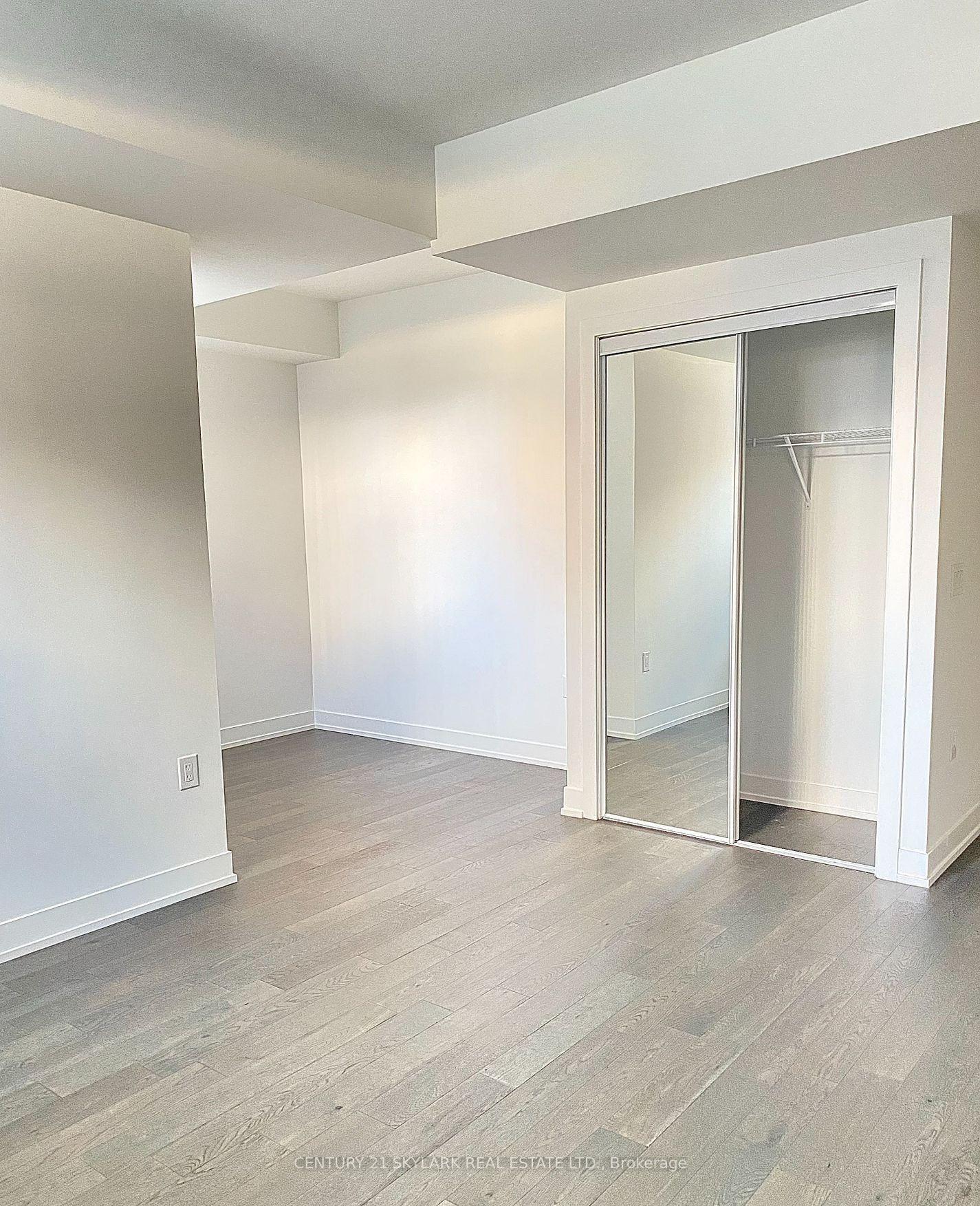 Photo 5 of Unit 124, 1070 Douglas McCurdy Common, Mississauga, Lakeview — HOMEH