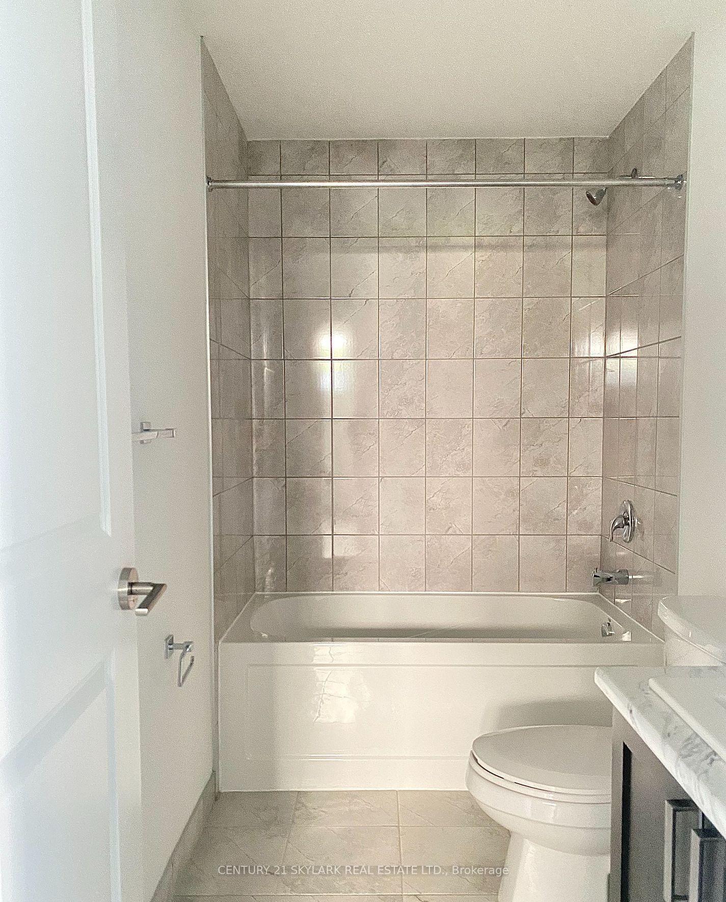 Photo 14 of Unit 124, 1070 Douglas McCurdy Common, Mississauga, Lakeview — HOMEH