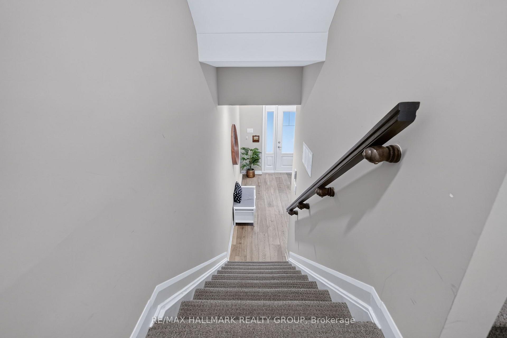 Photo 8 of 131 Attwell Private, Ottawa, Kanata - Morgan's Grant/South March — HOMEH