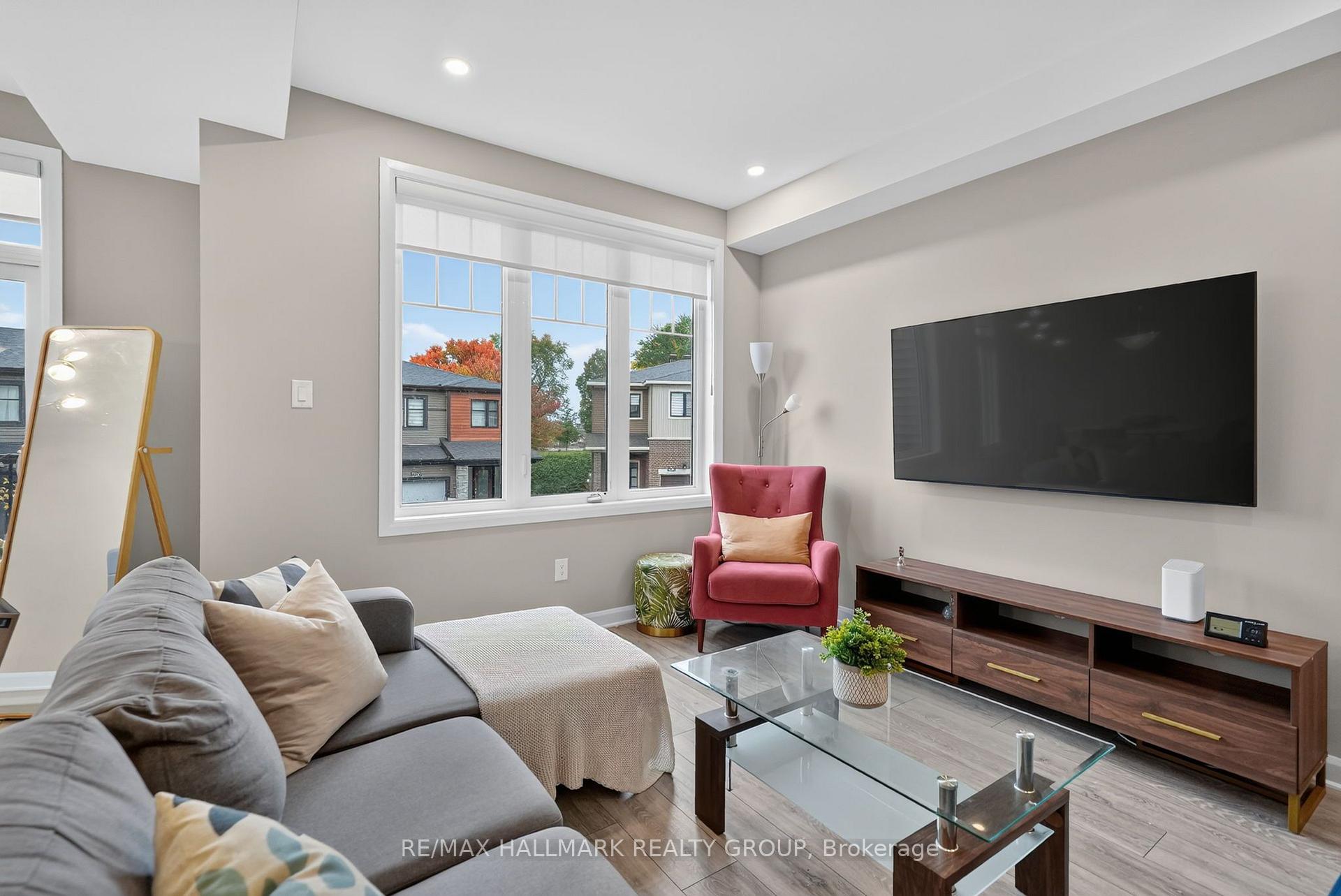 Photo 12 of 131 Attwell Private, Ottawa, Kanata - Morgan's Grant/South March — HOMEH
