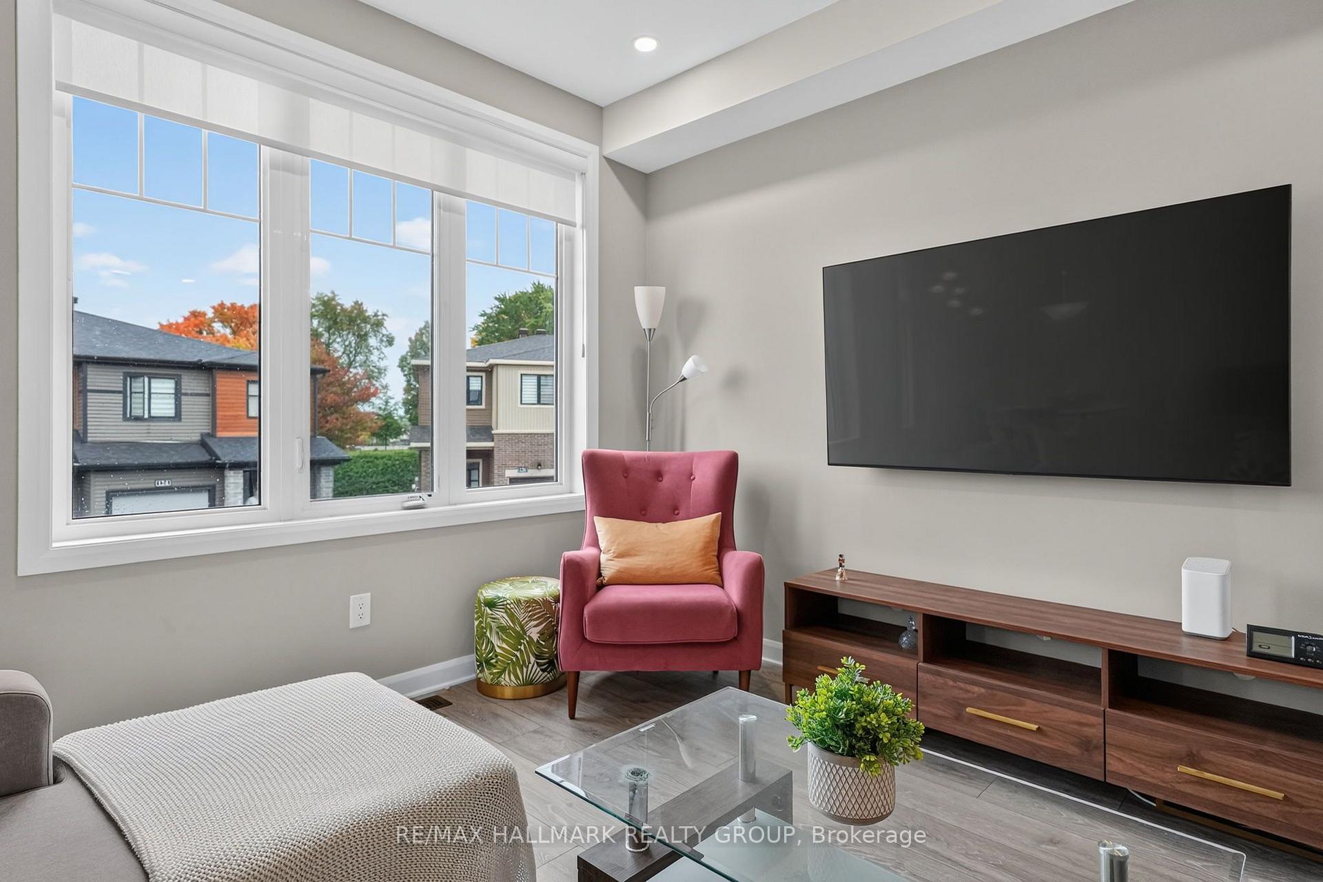 Photo 14 of 131 Attwell Private, Ottawa, Kanata - Morgan's Grant/South March — HOMEH