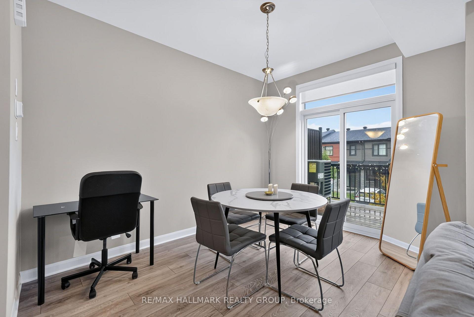 Photo 17 of 131 Attwell Private, Ottawa, Kanata - Morgan's Grant/South March — HOMEH