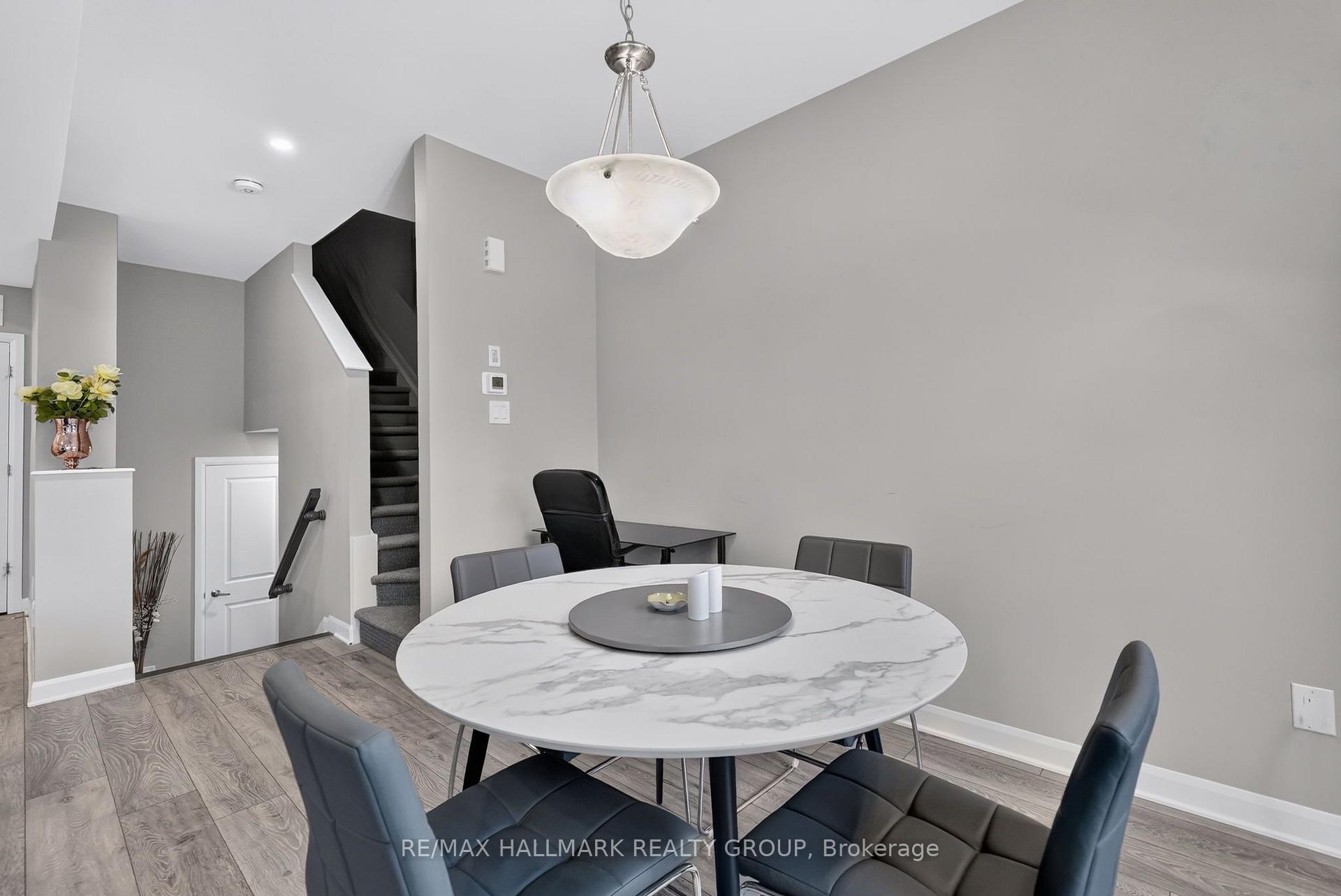 Photo 20 of 131 Attwell Private, Ottawa, Kanata - Morgan's Grant/South March — HOMEH