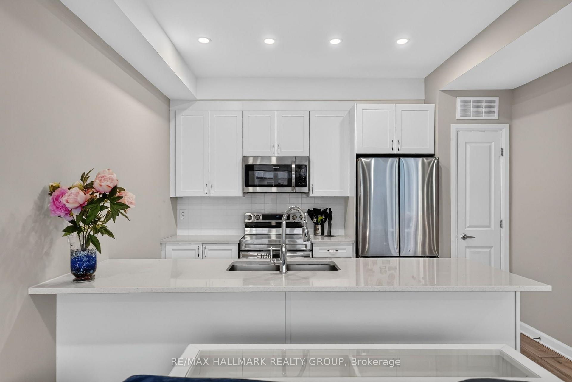 Photo 21 of 131 Attwell Private, Ottawa, Kanata - Morgan's Grant/South March — HOMEH