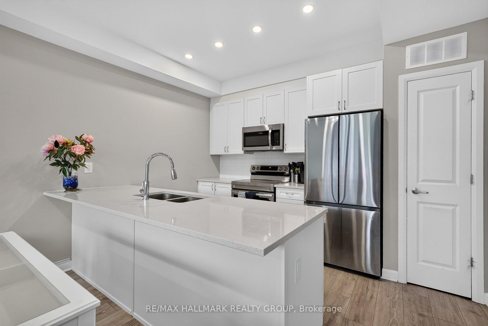 Photo 22 of 131 Attwell Private, Ottawa, Kanata - Morgan's Grant/South March — HOMEH