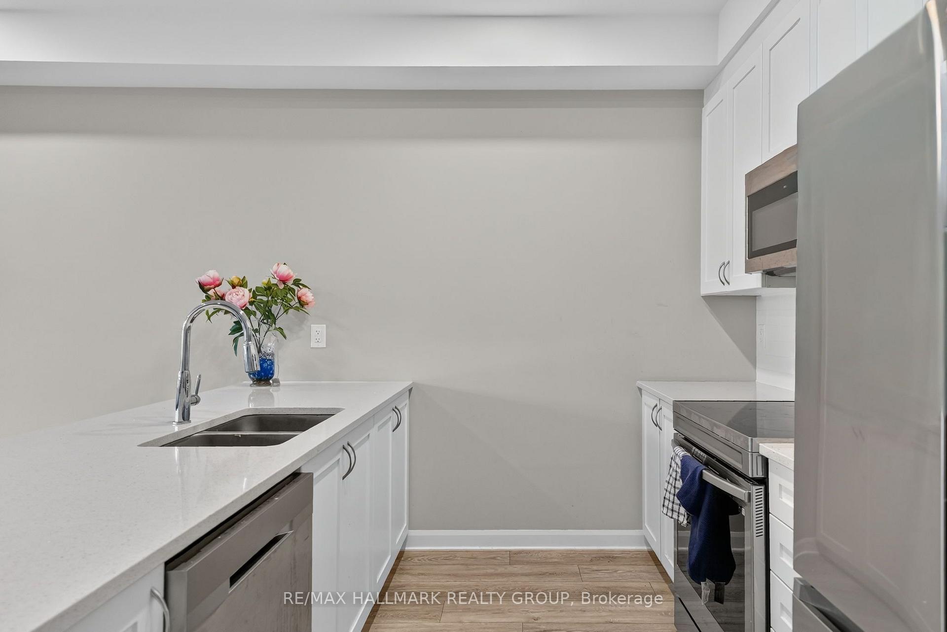 Photo 23 of 131 Attwell Private, Ottawa, Kanata - Morgan's Grant/South March — HOMEH