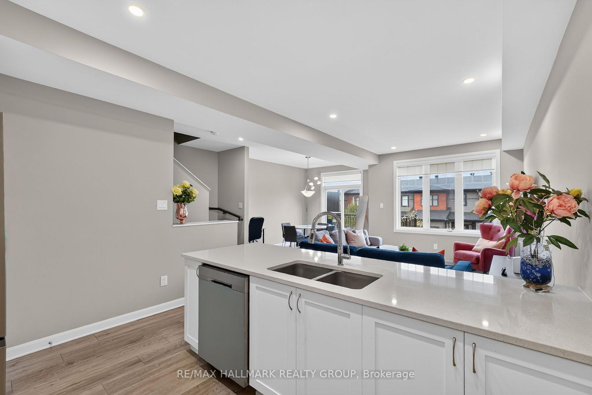 Photo 25 of 131 Attwell Private, Ottawa, Kanata - Morgan's Grant/South March — HOMEH