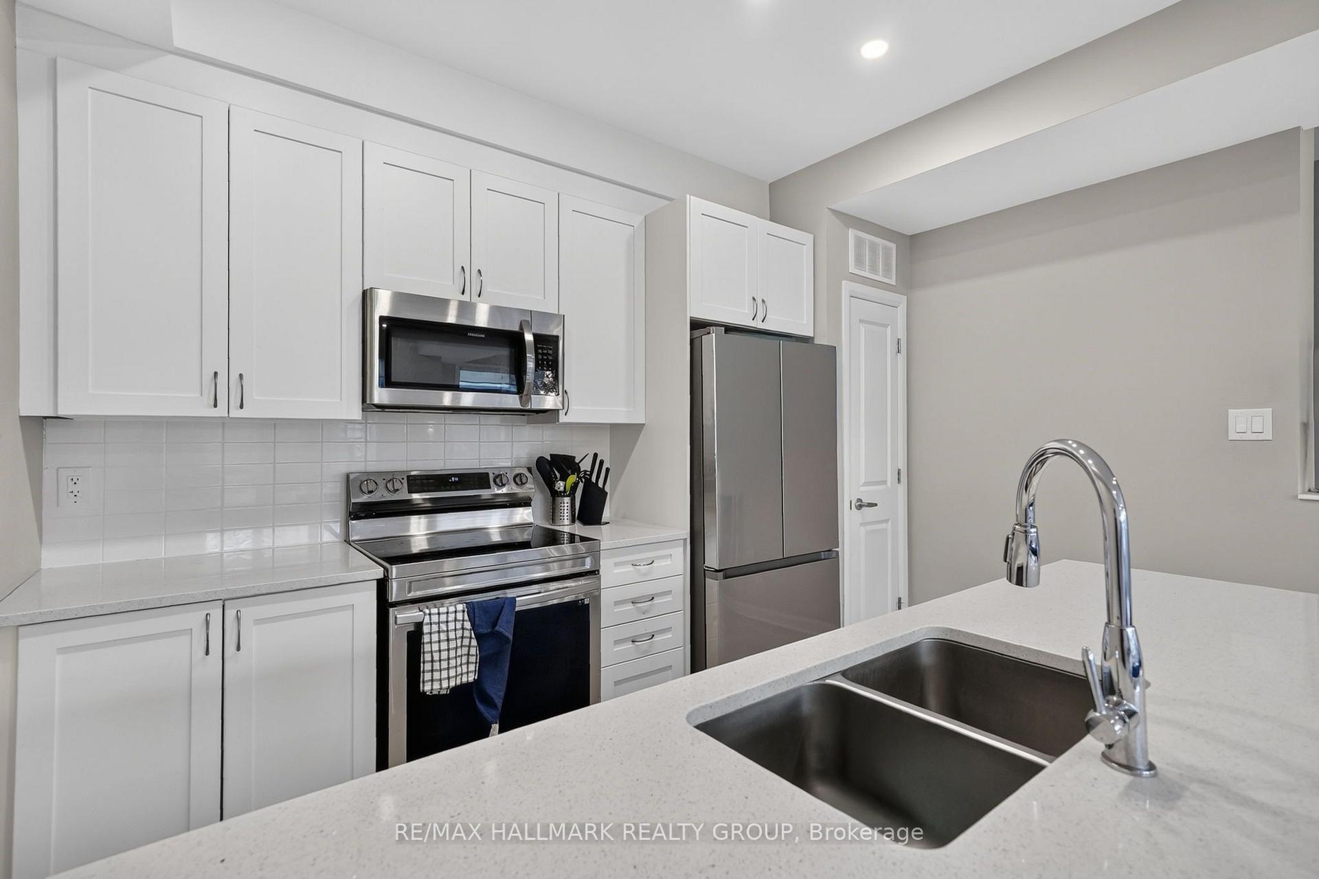 Photo 26 of 131 Attwell Private, Ottawa, Kanata - Morgan's Grant/South March — HOMEH