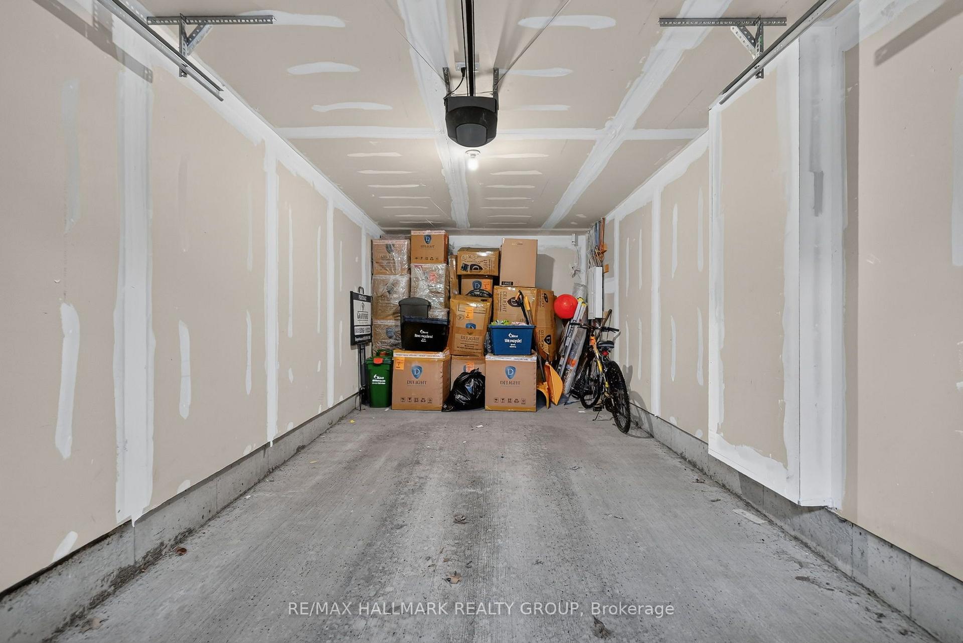 Photo 41 of 131 Attwell Private, Ottawa, Kanata - Morgan's Grant/South March — HOMEH