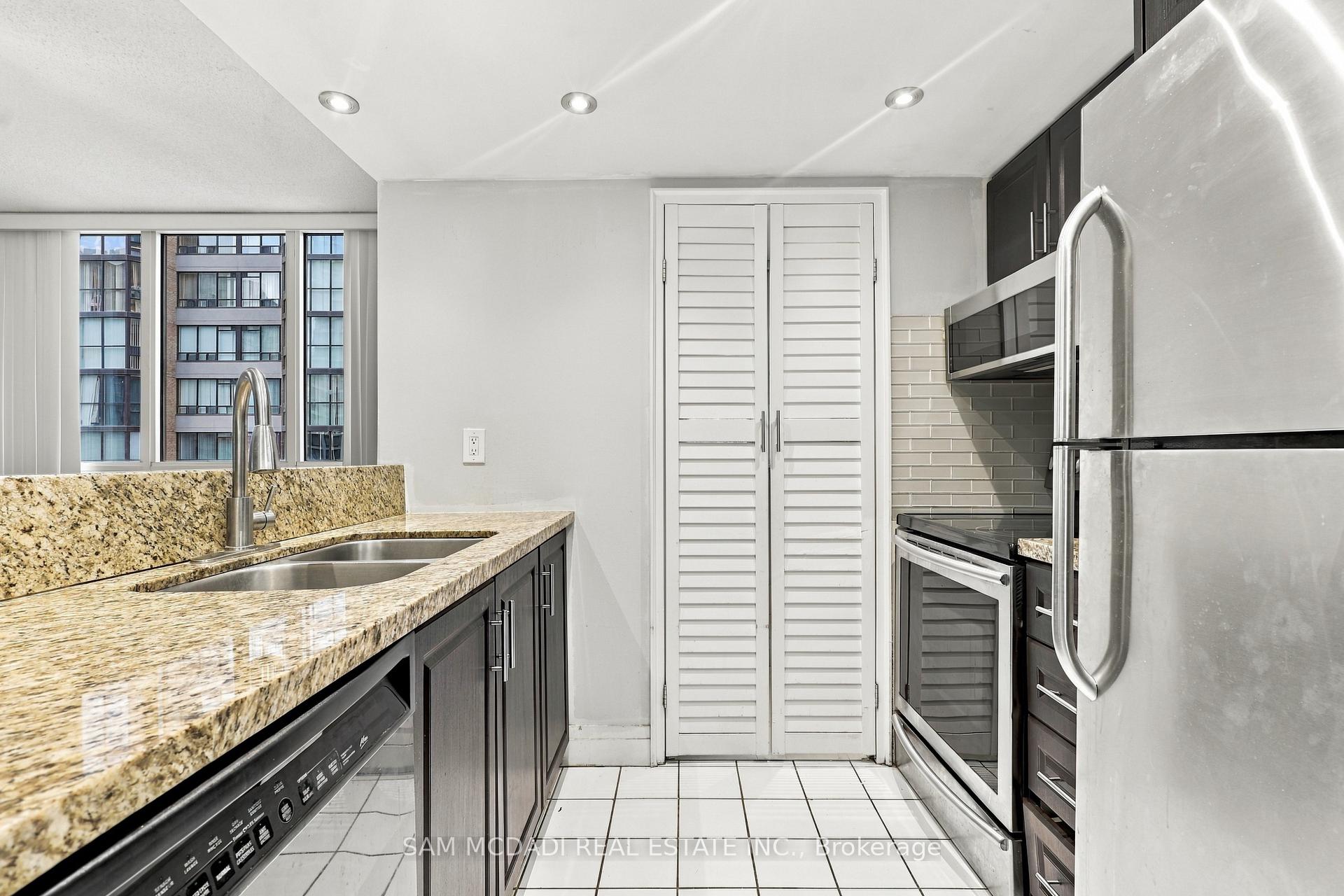 Photo 7 of Unit 903, 265 Enfield Place, Mississauga, City Centre — HOMEH