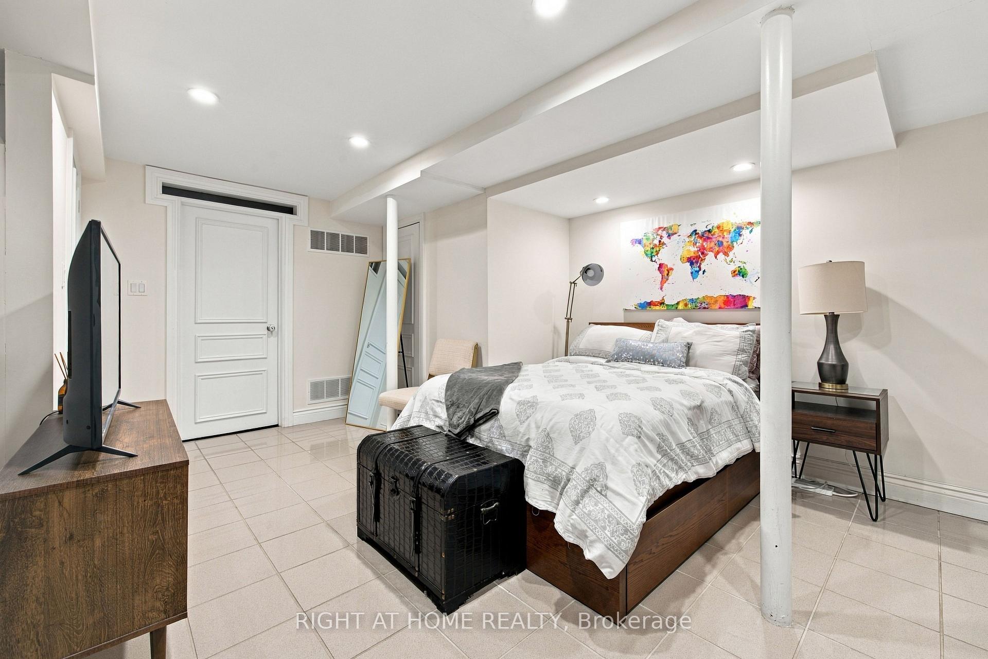 Photo 24 of 23 New Street, Toronto, The Annex — HOMEH