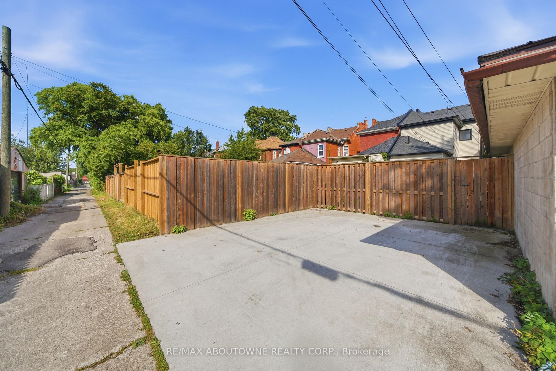 Photo 43 of 63 Smith Avenue, Hamilton, Landsdale — HOMEH