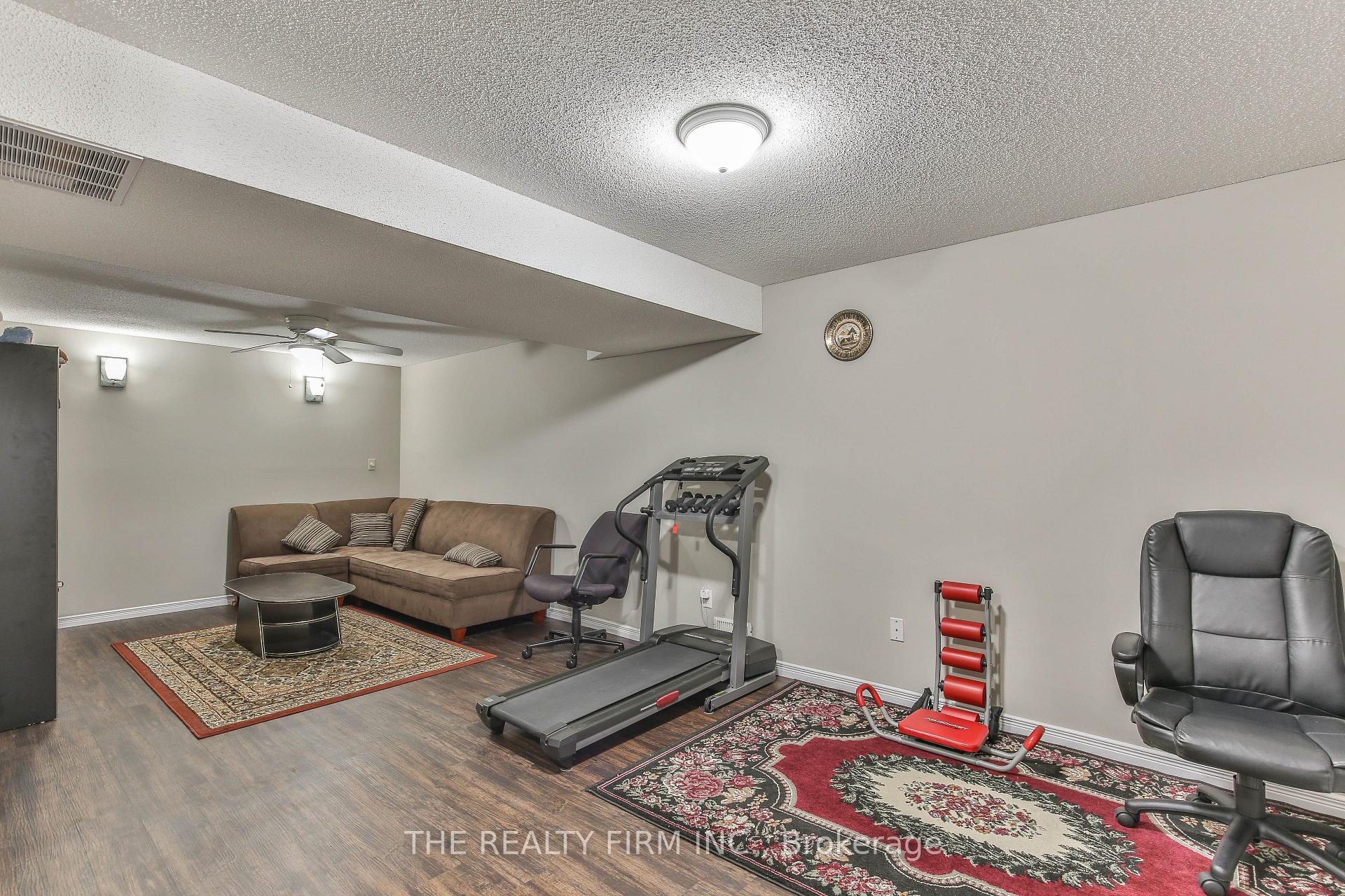 Photo 23 of Unit 11, 100 Stroud Crescent, London, South X — HOMEH
