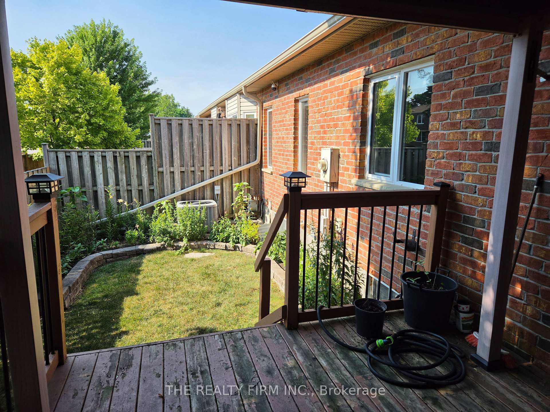 Photo 29 of Unit 11, 100 Stroud Crescent, London, South X — HOMEH