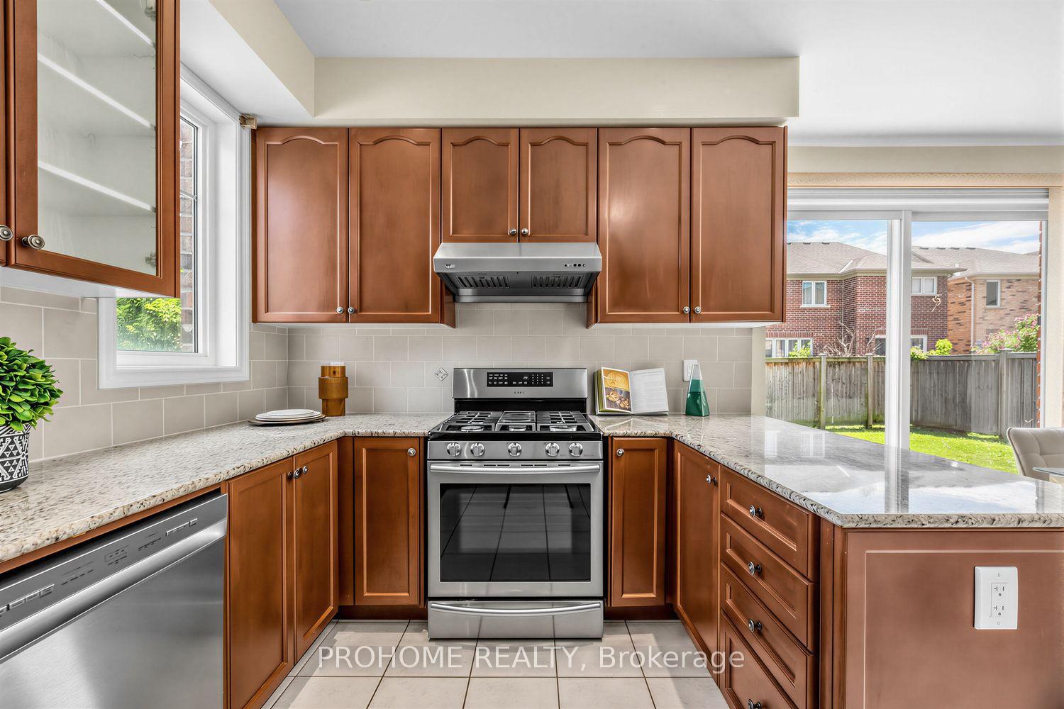 Photo 10 of 47 Harper Hill Drive, Ajax, Northeast Ajax — HOMEH