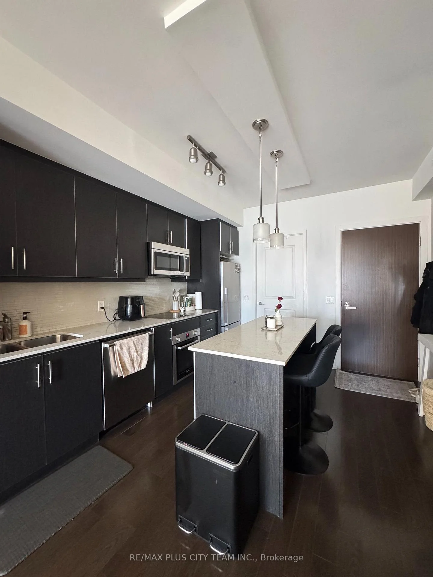 Photo 4 of Unit 2303, 1 The Esplanade, Toronto, Waterfront Communities — HOMEH