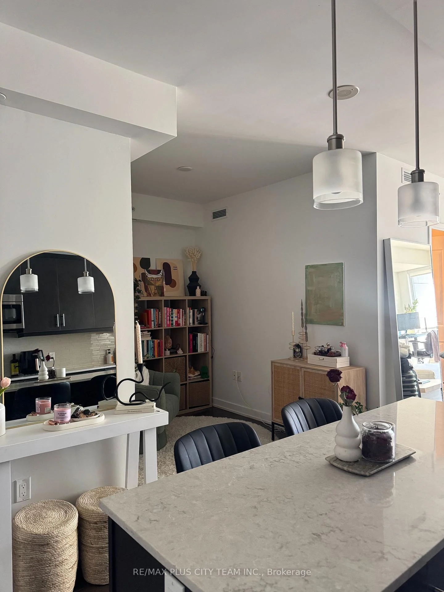 Photo 6 of Unit 2303, 1 The Esplanade, Toronto, Waterfront Communities — HOMEH
