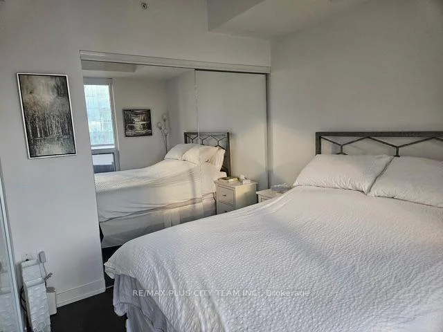 Photo 7 of Unit 2303, 1 The Esplanade, Toronto, Waterfront Communities — HOMEH