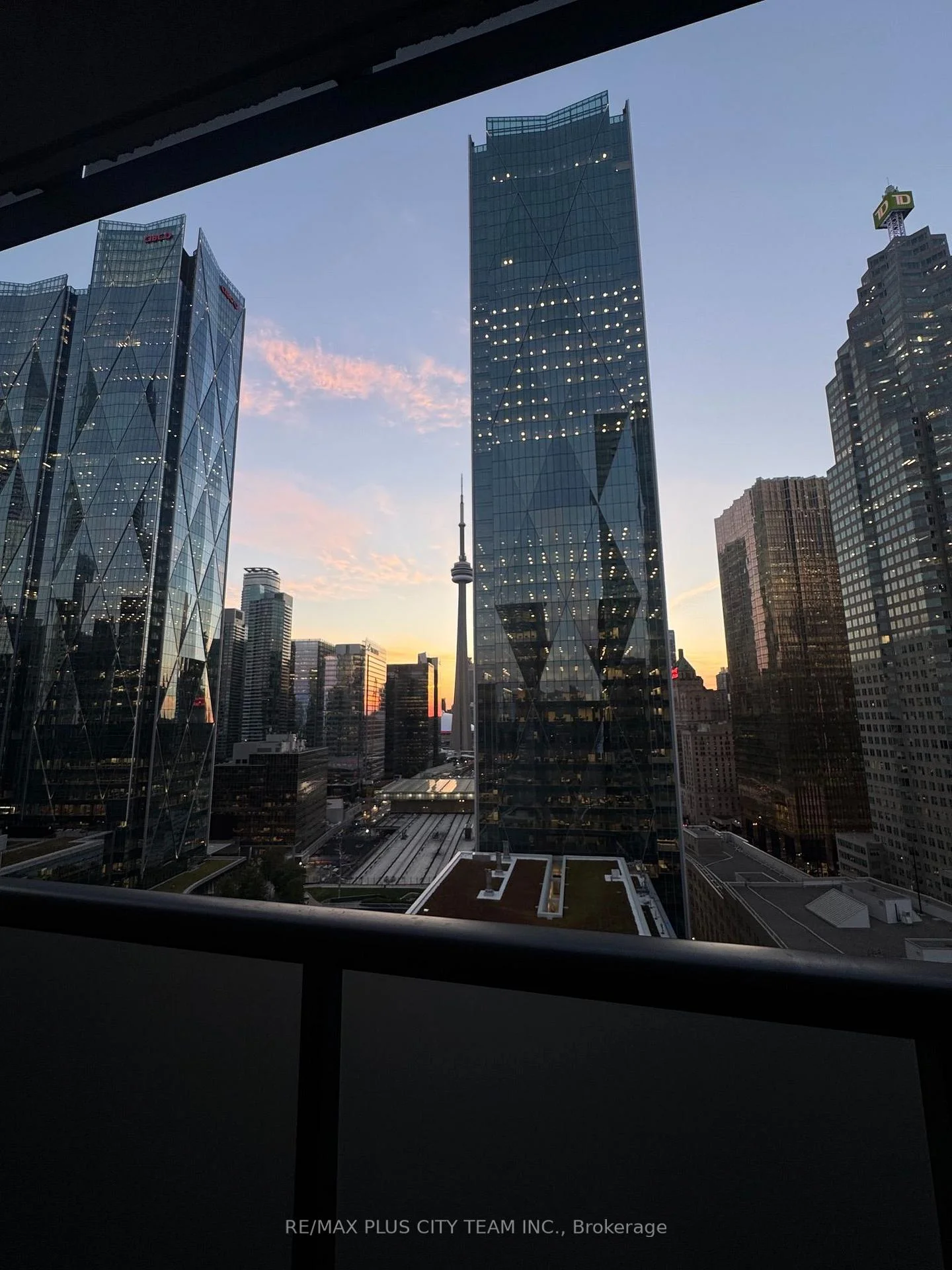 Photo 12 of Unit 2303, 1 The Esplanade, Toronto, Waterfront Communities — HOMEH