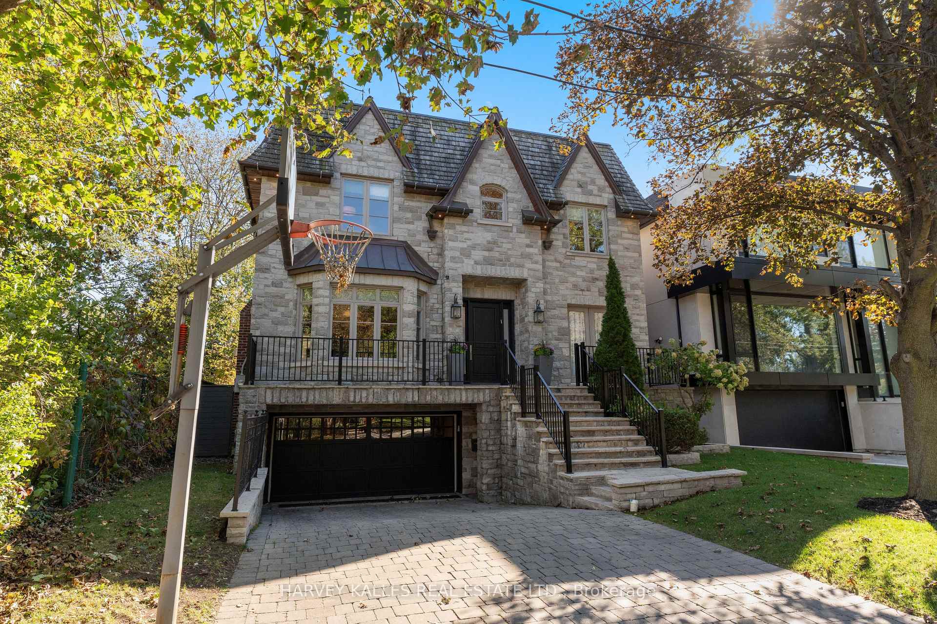 Photo of 717 Woburn Avenue