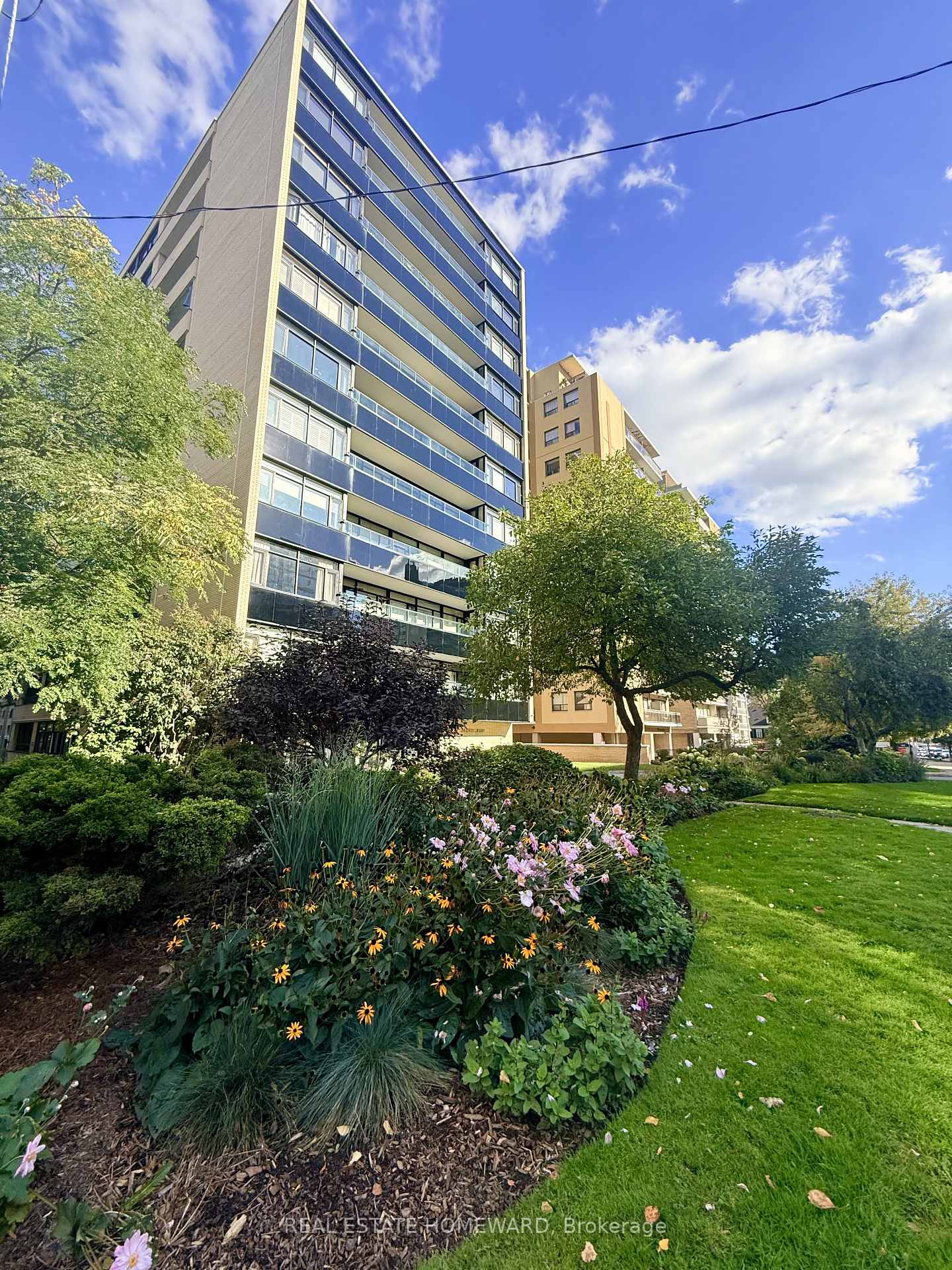 Photo 2 of Unit 203, 575 Avenue Road, Toronto, Yonge-St. Clair — HOMEH