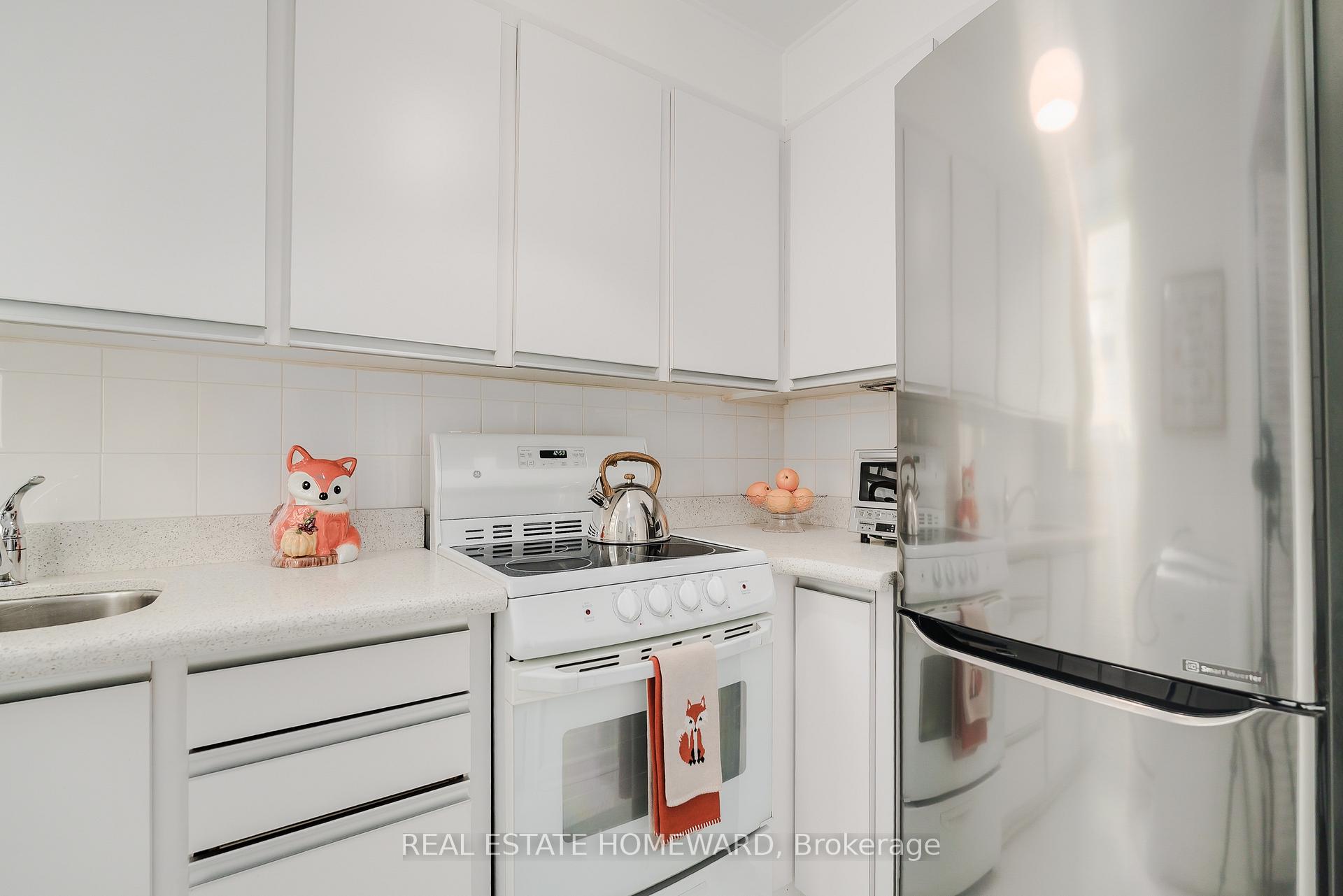 Photo 14 of Unit 203, 575 Avenue Road, Toronto, Yonge-St. Clair — HOMEH