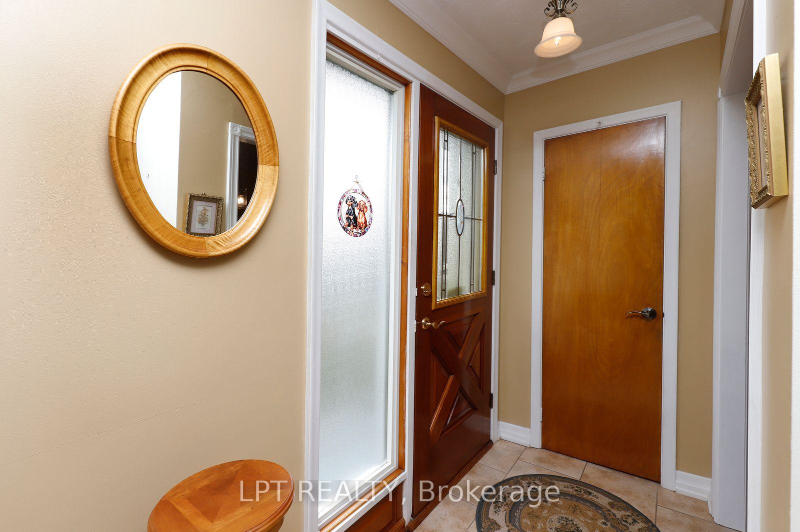 Photo 5 of 37 McGilvray Crescent W, Halton Hills, Georgetown — HOMEH