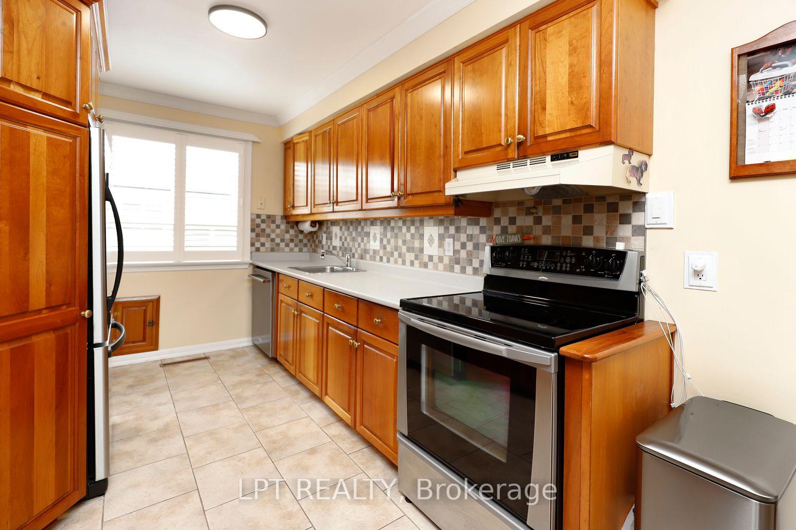 Photo 16 of 37 McGilvray Crescent W, Halton Hills, Georgetown — HOMEH