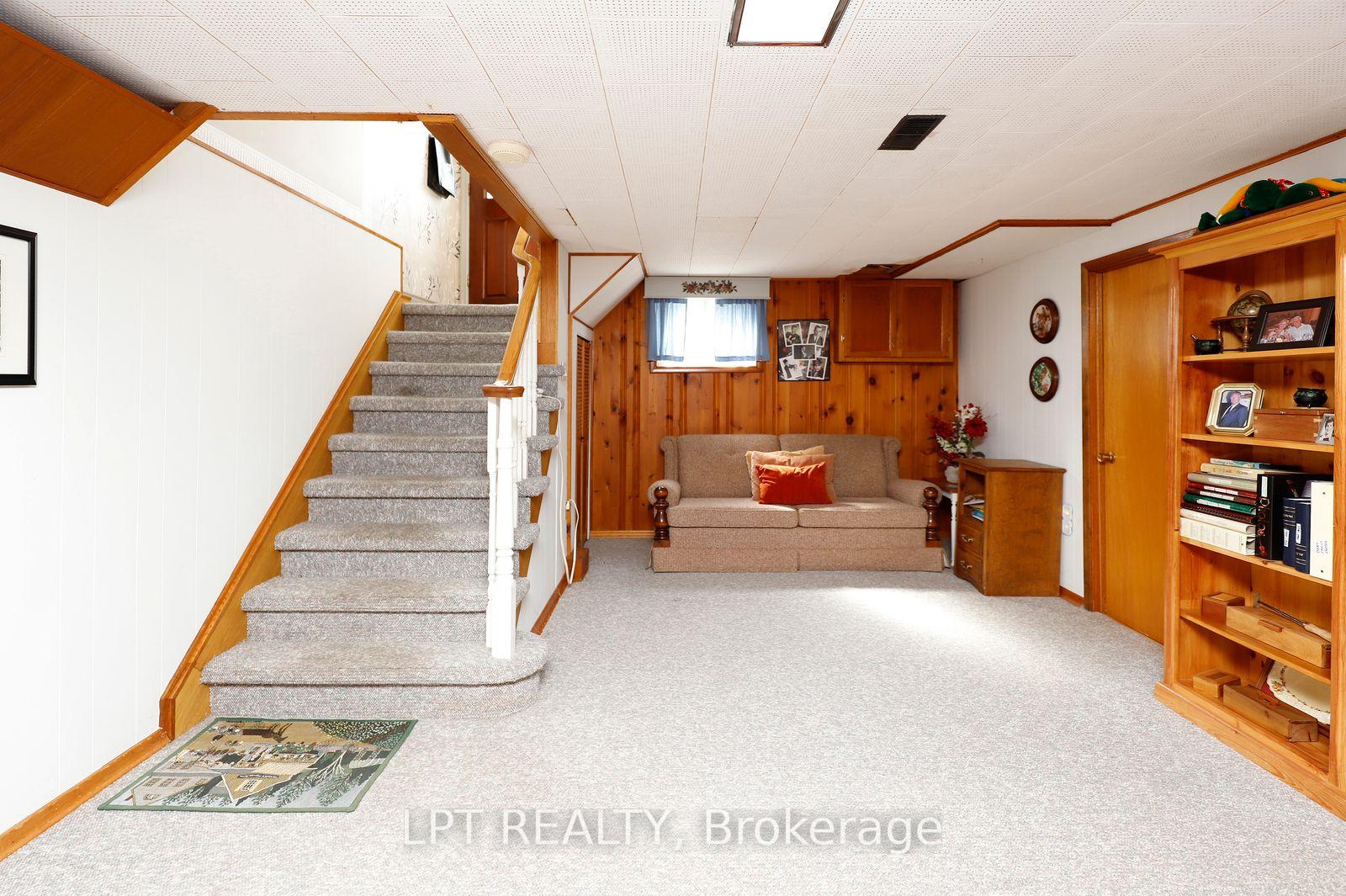 Photo 34 of 37 McGilvray Crescent W, Halton Hills, Georgetown — HOMEH