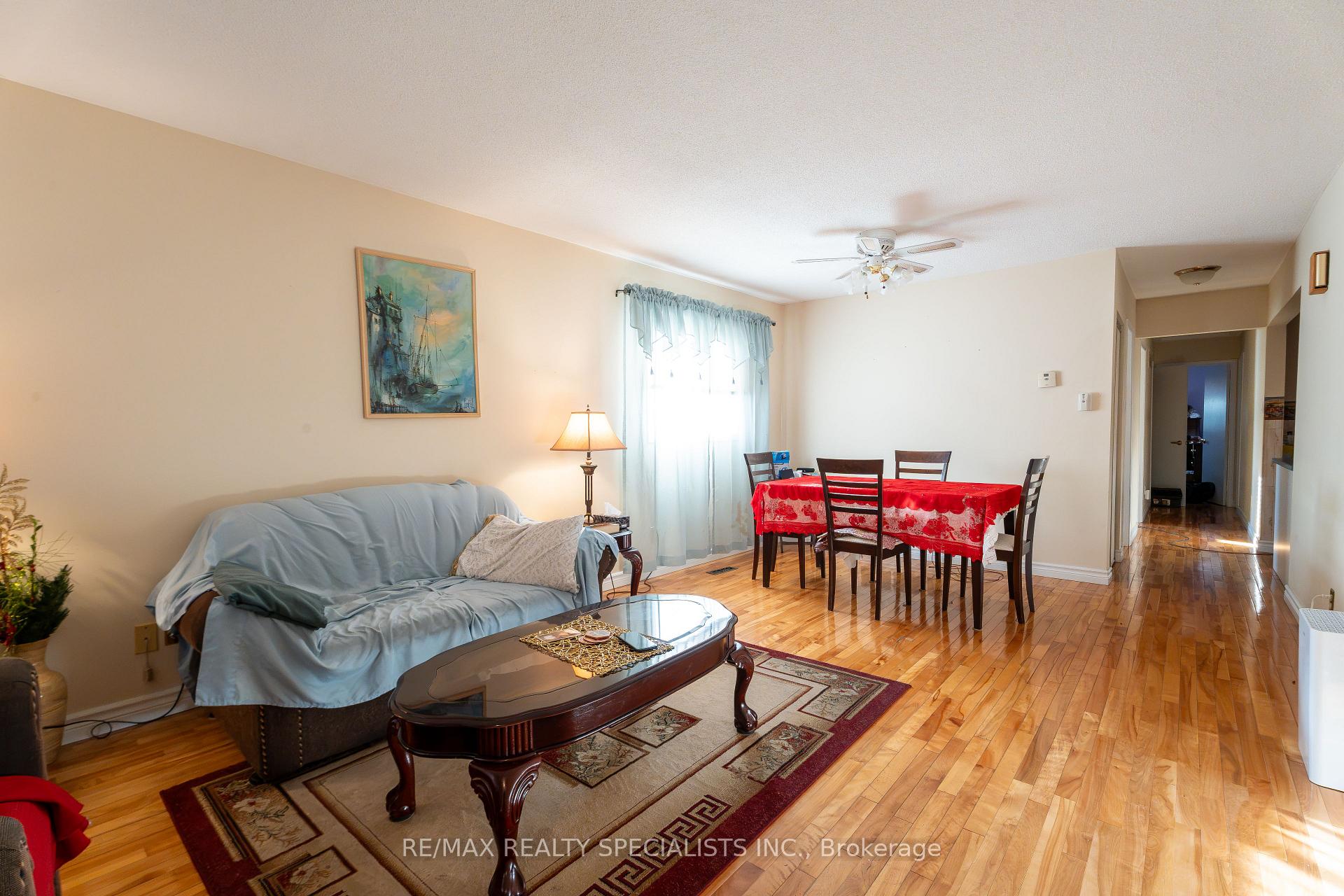 Photo 4 of 26 Vivaldi Crescent, Brampton, Brampton South — HOMEH