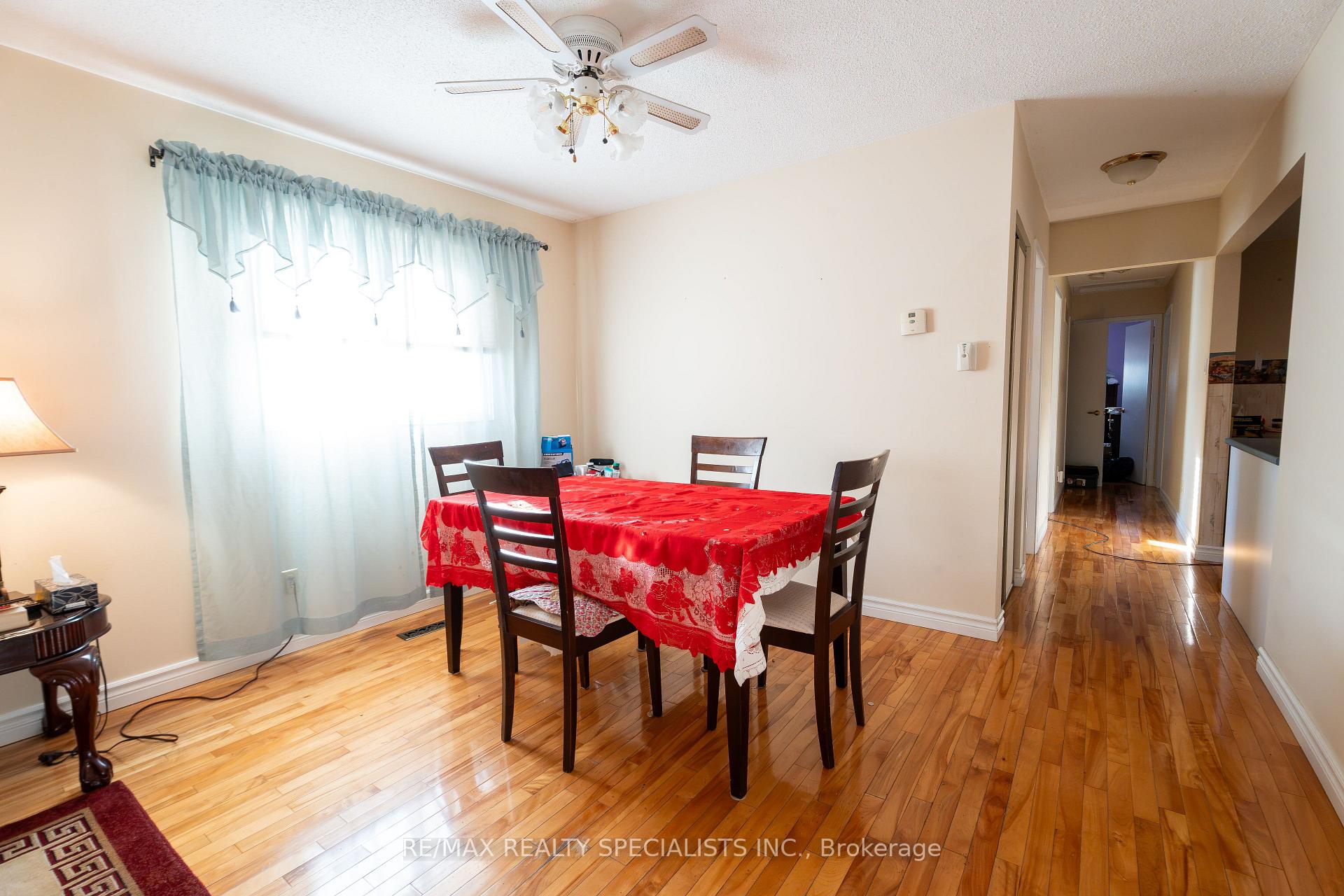 Photo 12 of 26 Vivaldi Crescent, Brampton, Brampton South — HOMEH