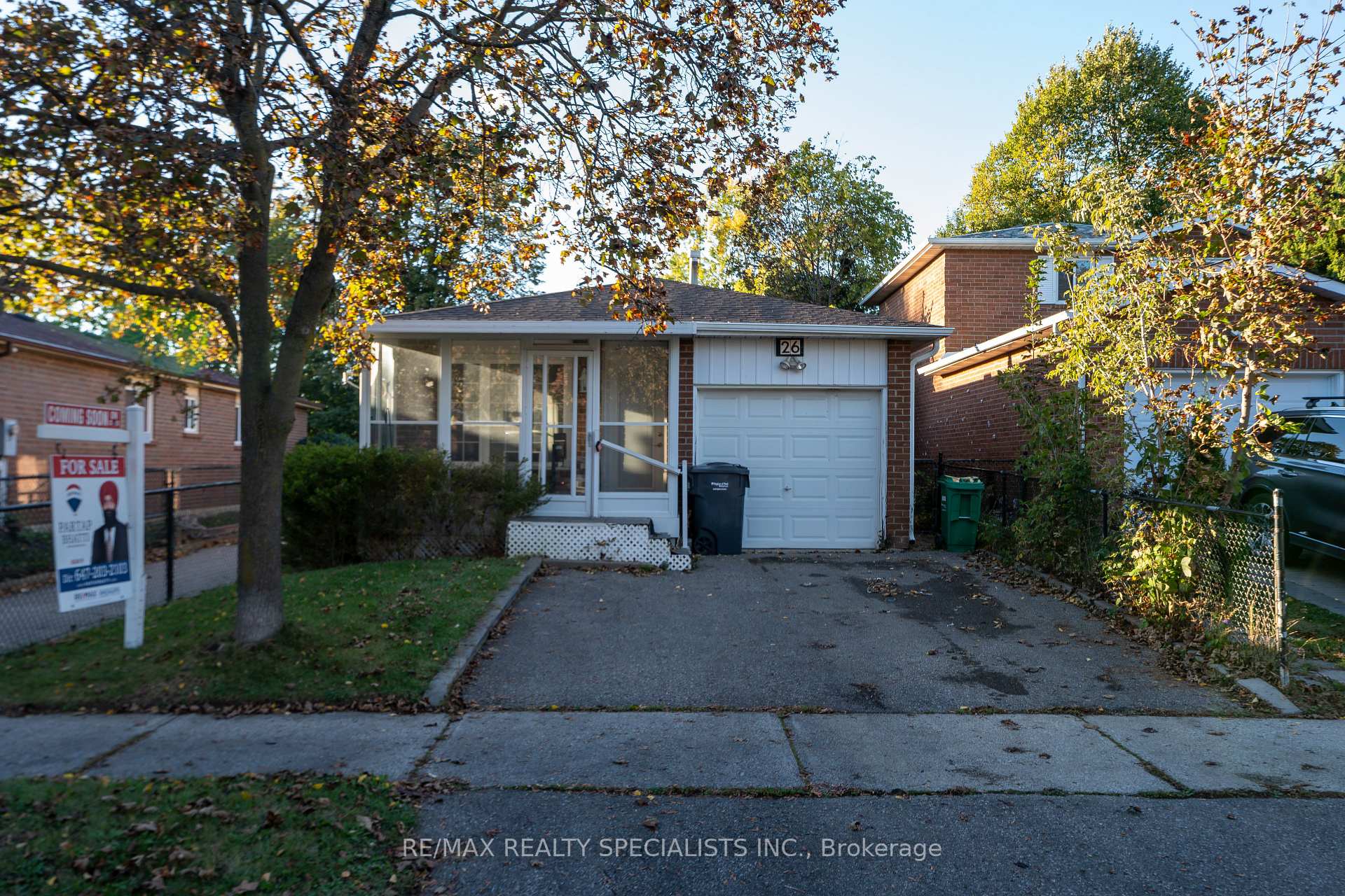 Photo 3 of 26 Vivaldi Crescent, Brampton, Brampton South — HOMEH