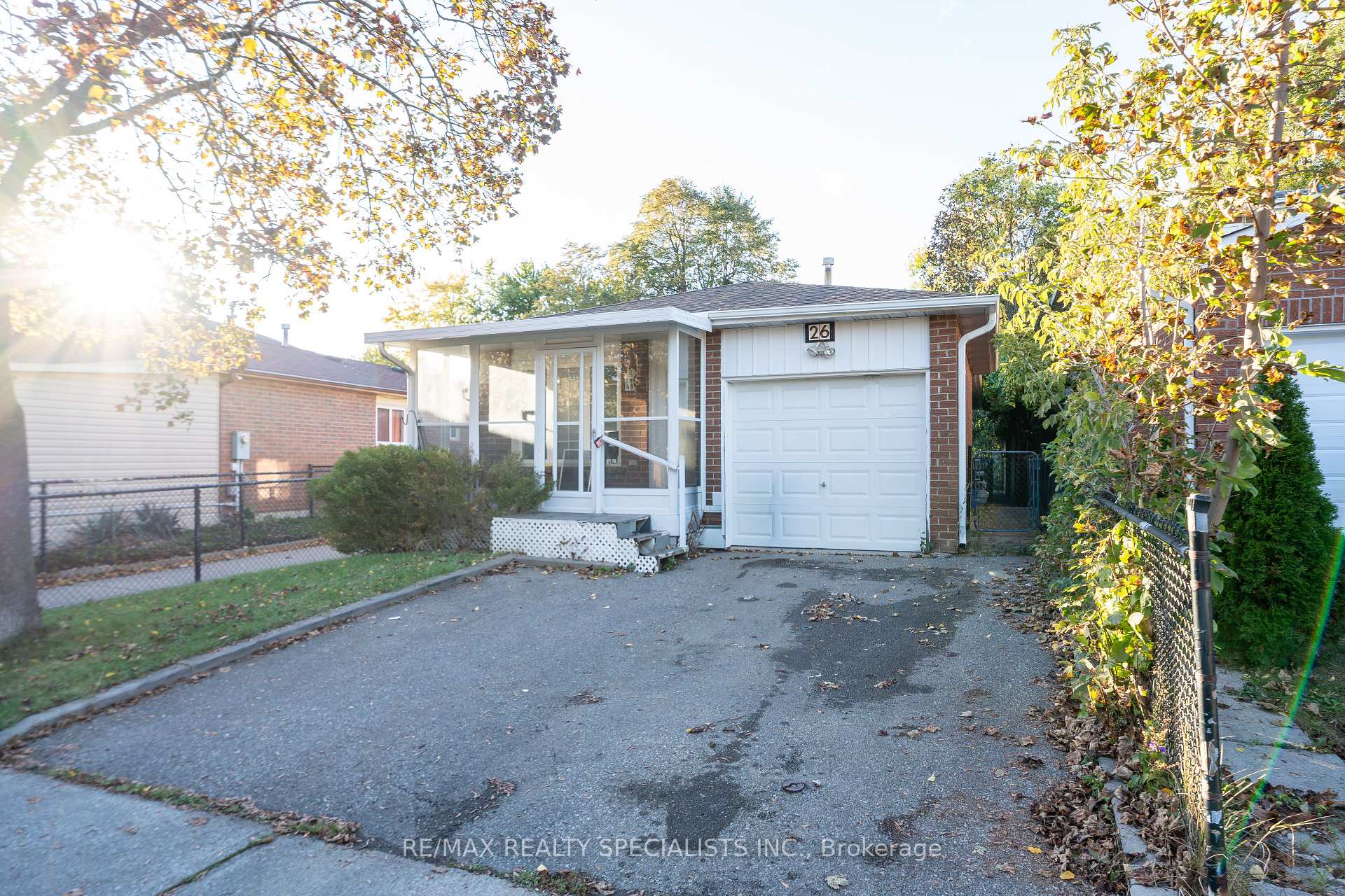 Photo 2 of 26 Vivaldi Crescent, Brampton, Brampton South — HOMEH