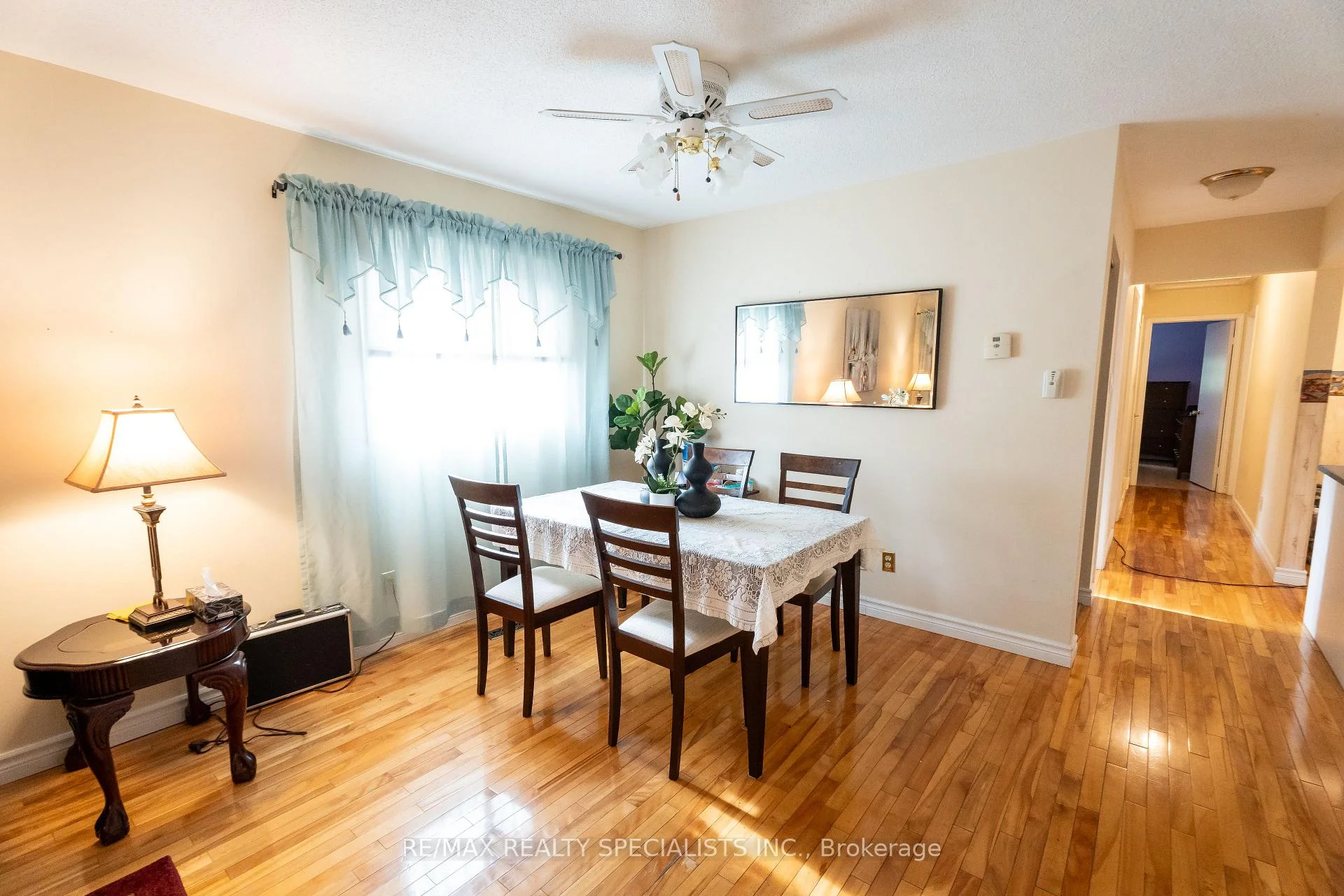 Photo 13 of 26 Vivaldi Crescent, Brampton, Brampton South — HOMEH