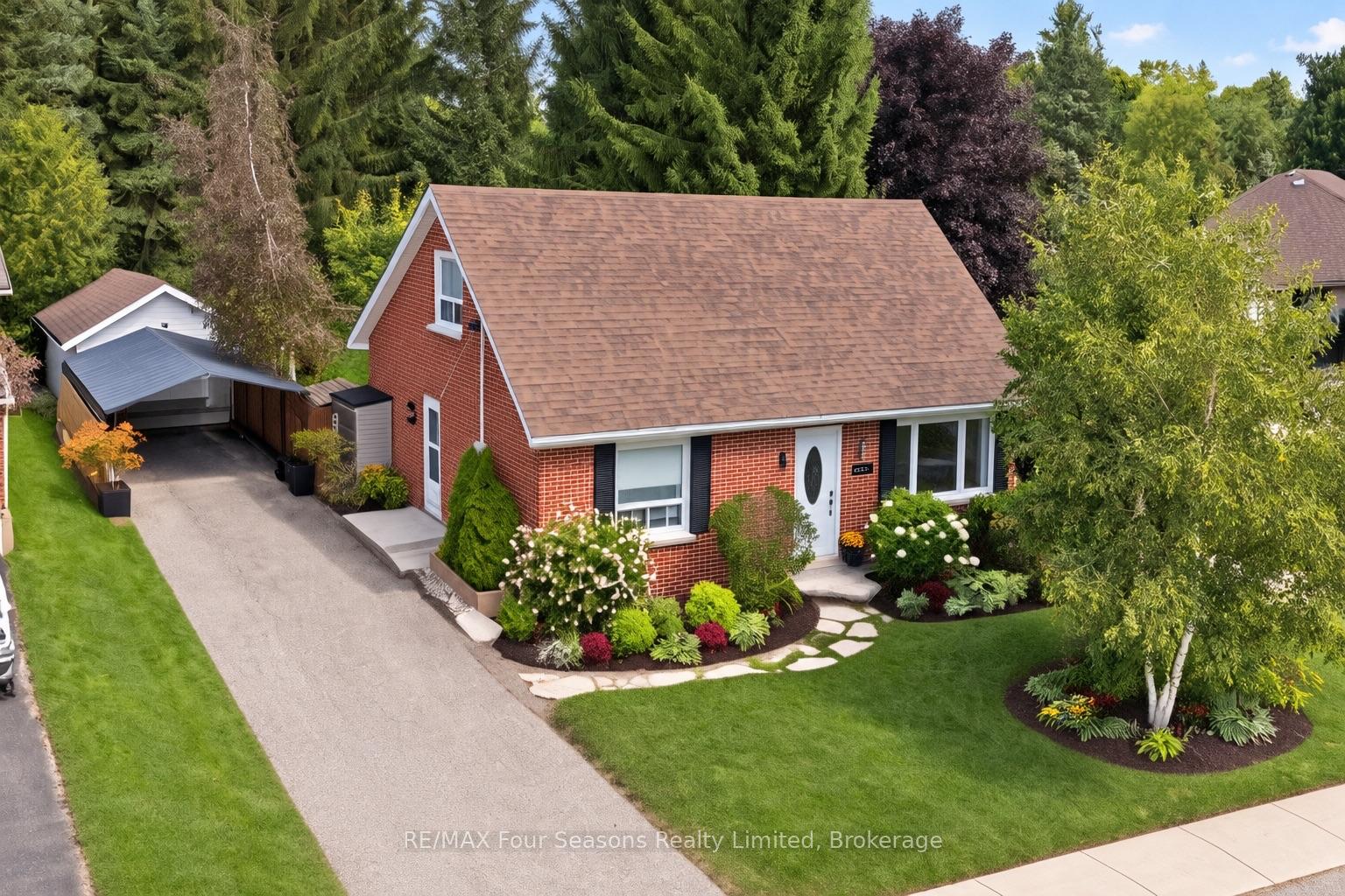Photo of 50 Amaranth Street W