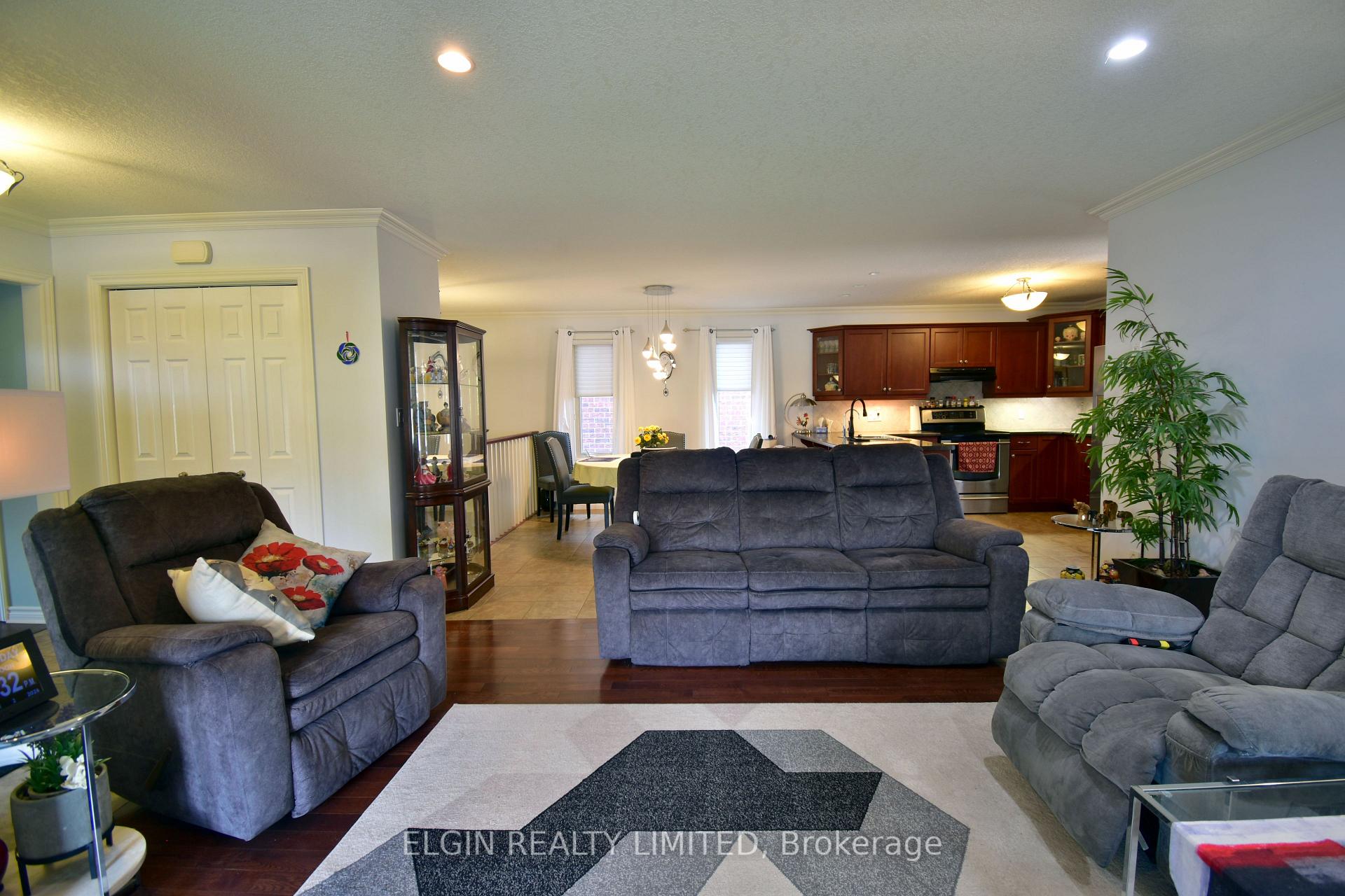 Photo 7 of 30 Peach Tree Boulevard, St. Thomas — HOMEH