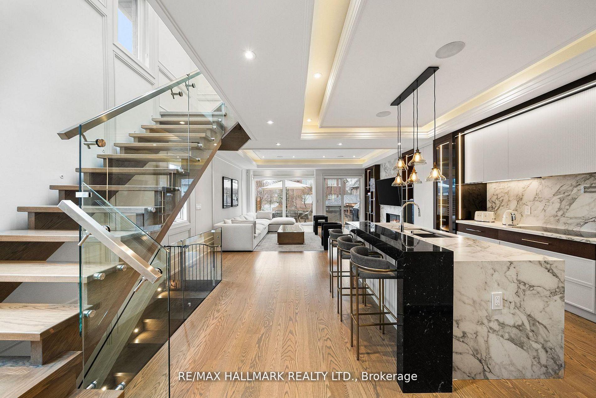 Photo 12 of 210 Horsham Avenue, North York, Willowdale West — HOMEH