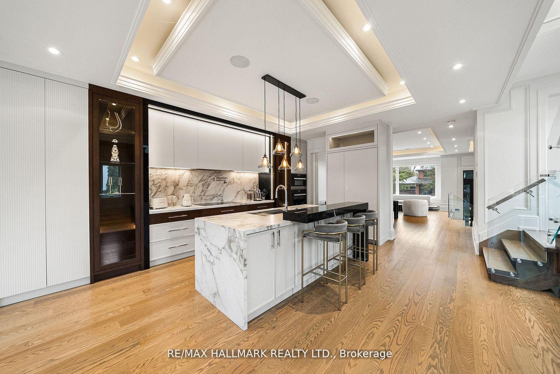 Photo 15 of 210 Horsham Avenue, North York, Willowdale West — HOMEH