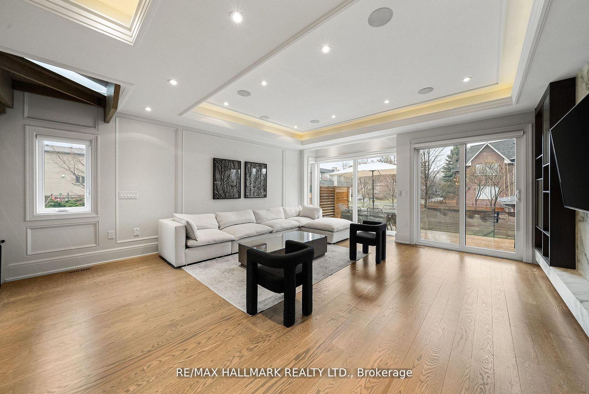 Photo 24 of 210 Horsham Avenue, North York, Willowdale West — HOMEH