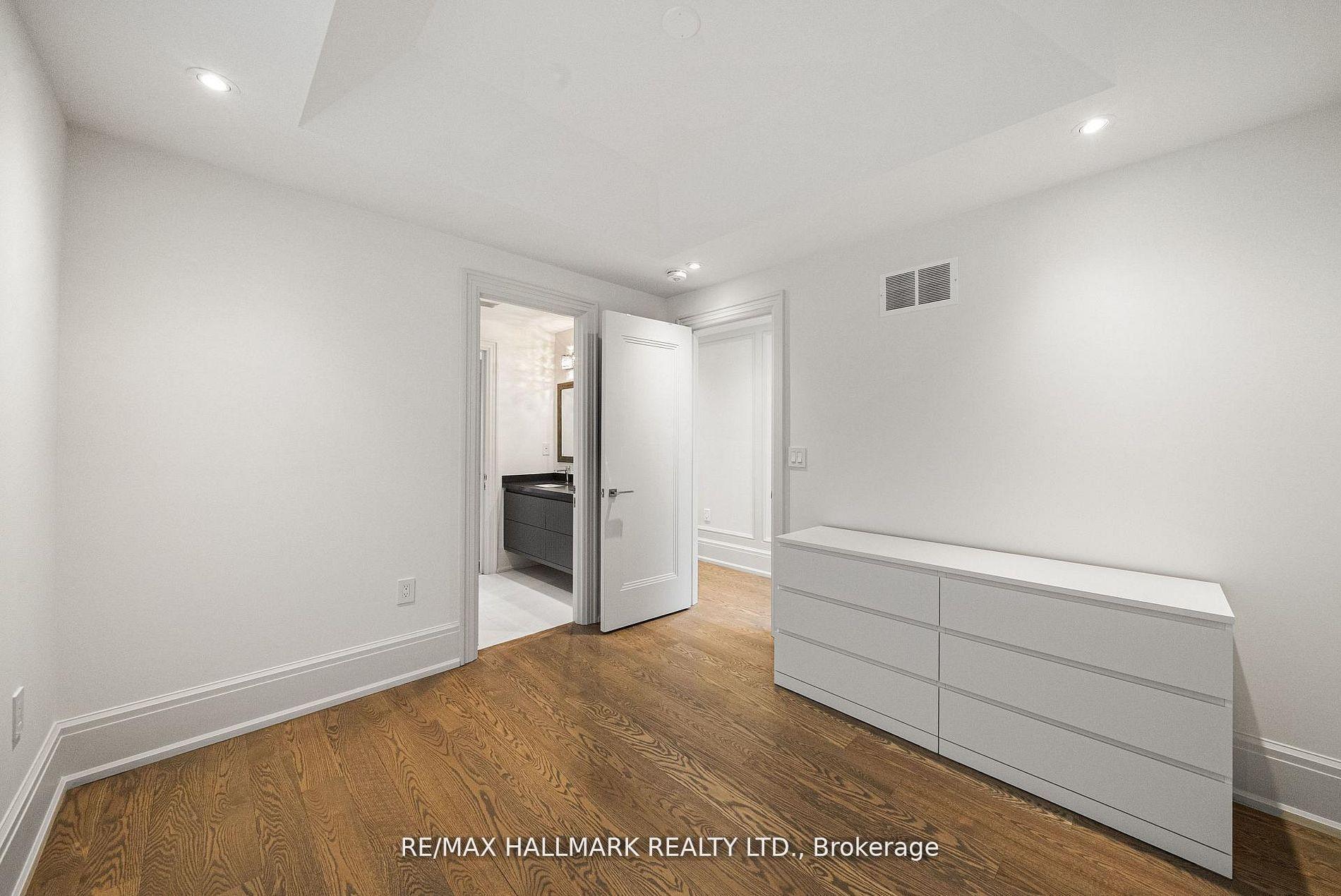 Photo 39 of 210 Horsham Avenue, North York, Willowdale West — HOMEH