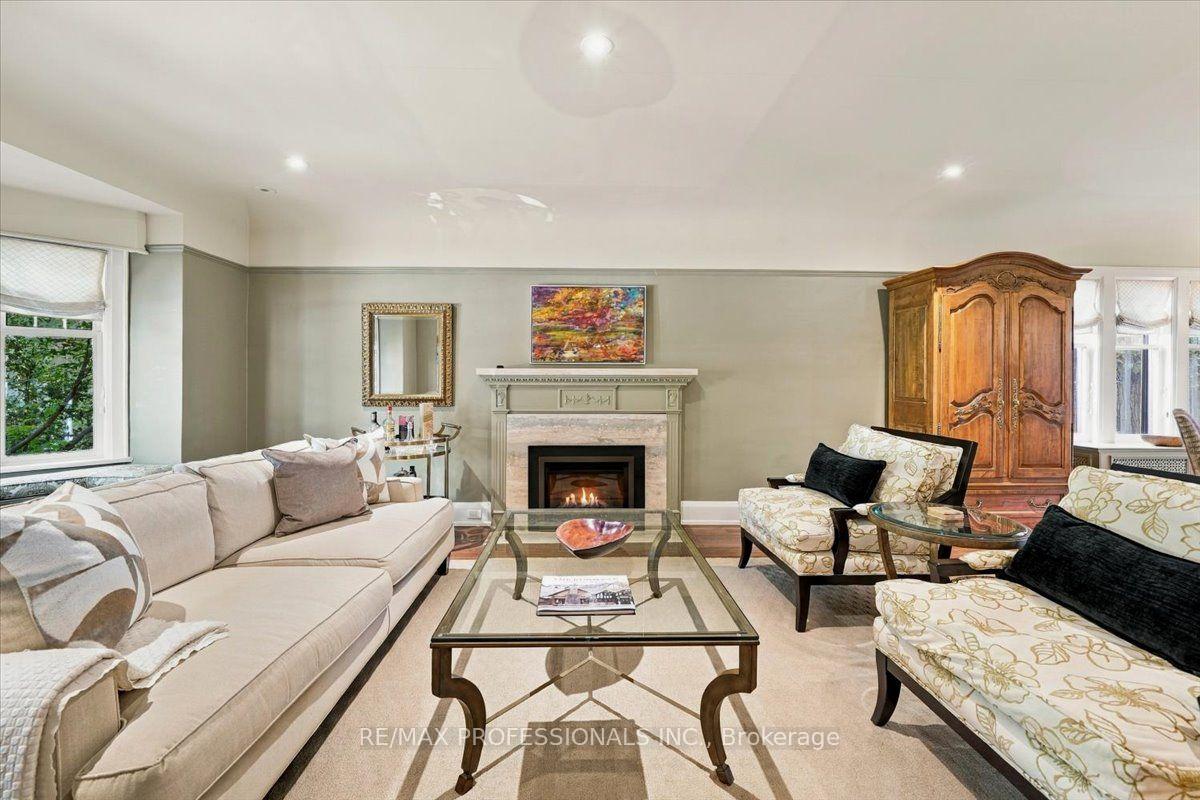 Photo 11 of 17 King Georges Road, Etobicoke, Kingsway South — HOMEH