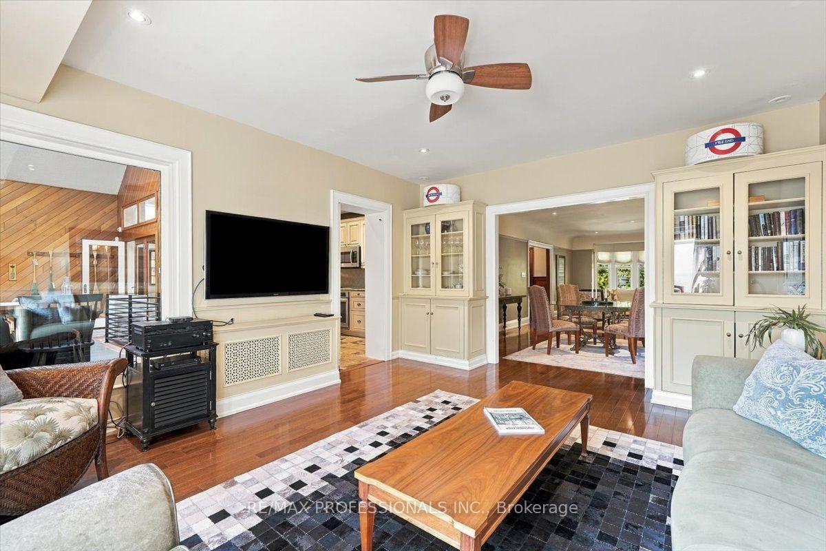 Photo 18 of 17 King Georges Road, Etobicoke, Kingsway South — HOMEH