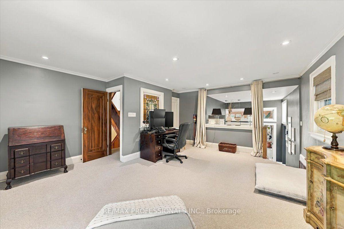 Photo 26 of 17 King Georges Road, Etobicoke, Kingsway South — HOMEH