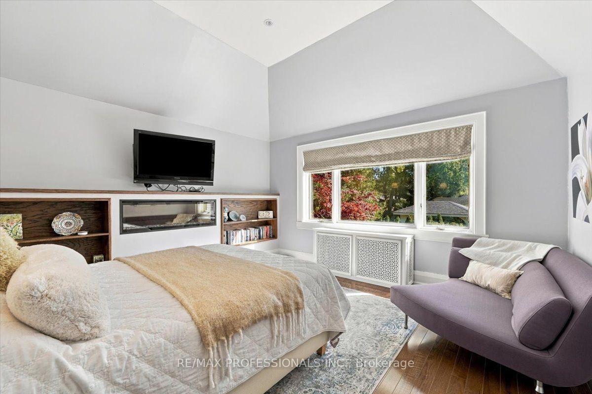 Photo 30 of 17 King Georges Road, Etobicoke, Kingsway South — HOMEH