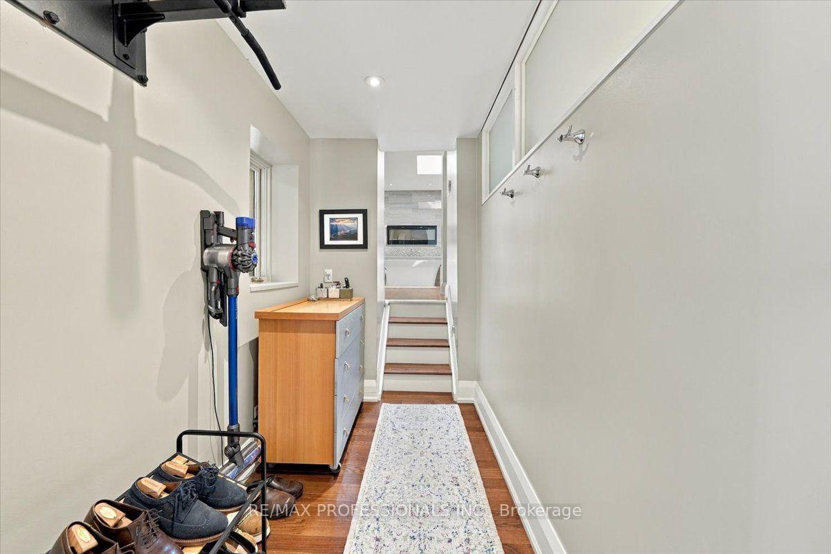 Photo 32 of 17 King Georges Road, Etobicoke, Kingsway South — HOMEH